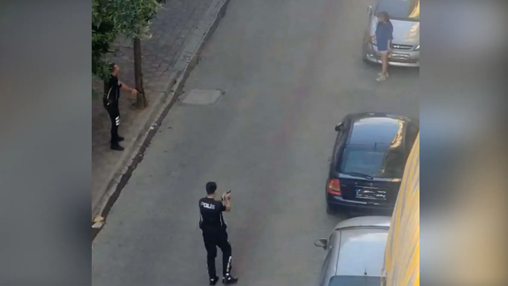 Aydın'da samuray kılıcıyla sokağa çıkan genç kız dehşet saçtı