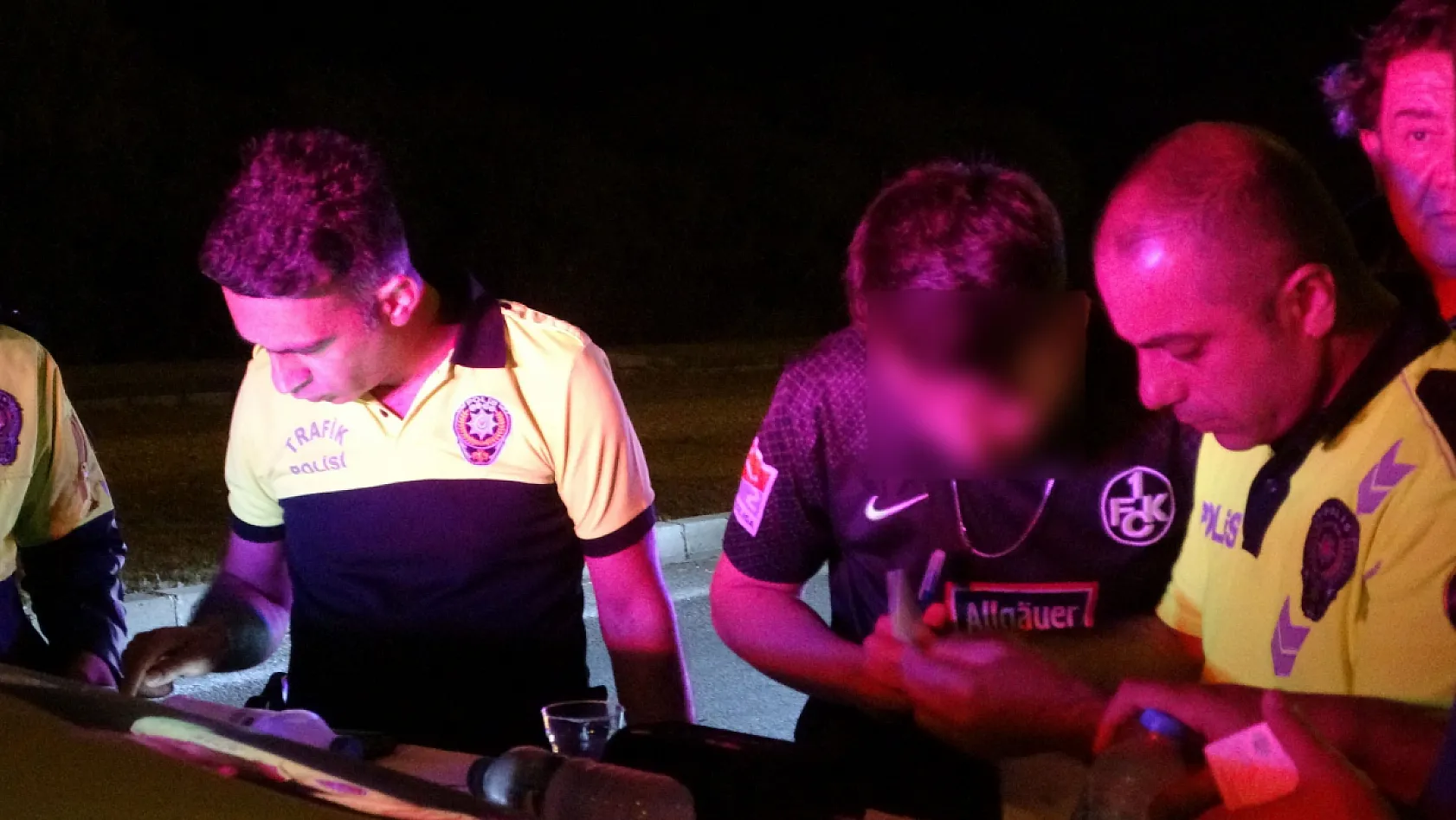Virajı alamayan motosiklet refüje çarptı: 18 yaşındaki genç hayatını kaybetti