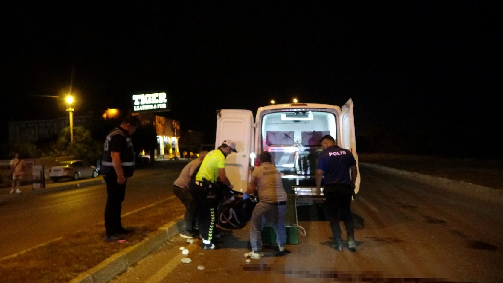 Virajı alamayan motosiklet refüje çarptı: 18 yaşındaki genç hayatını kaybetti