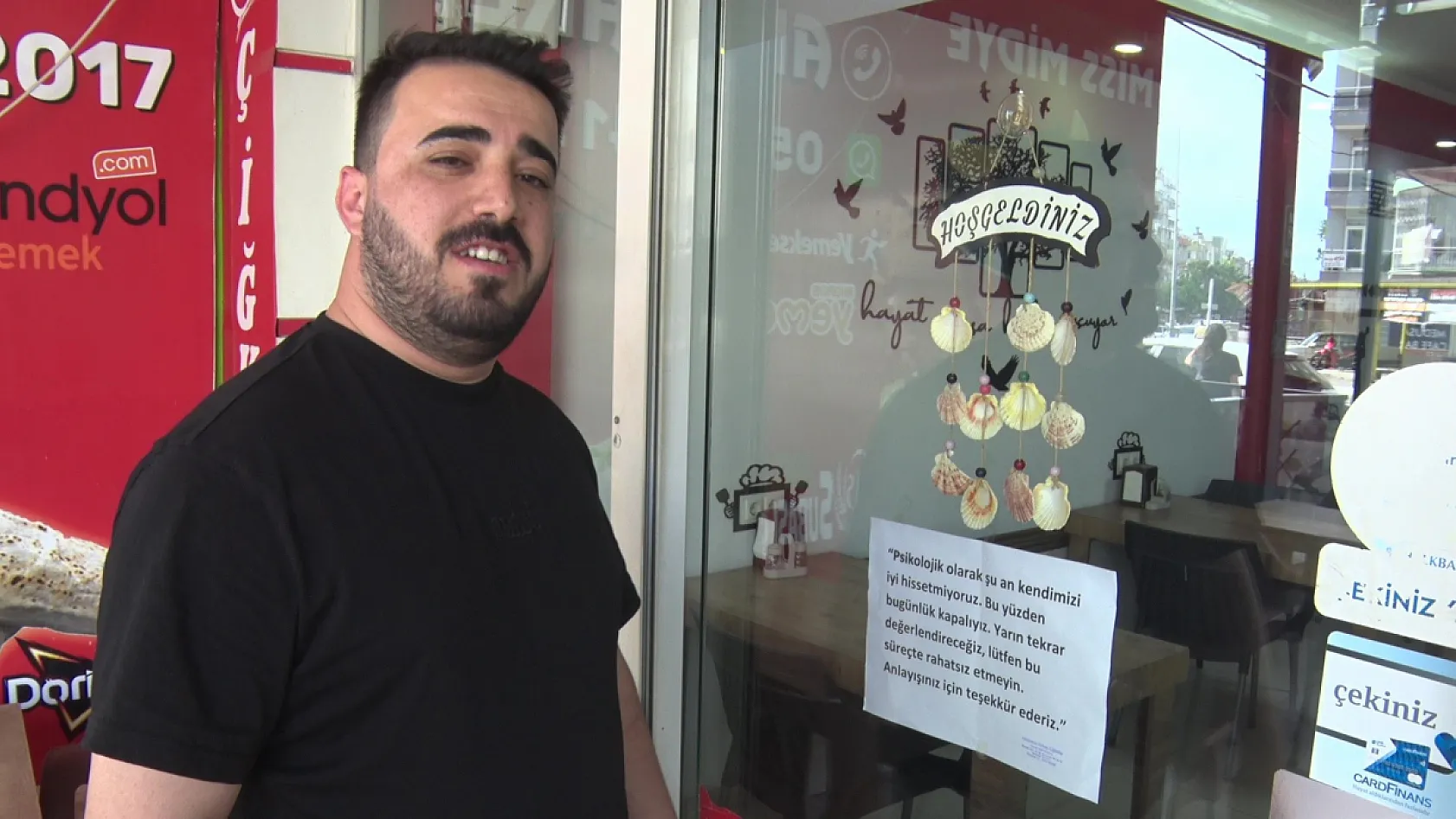 'Psikolojim bozuk' deyip dükkanı açmadı, cama astığı yazıyla dikkat çekti