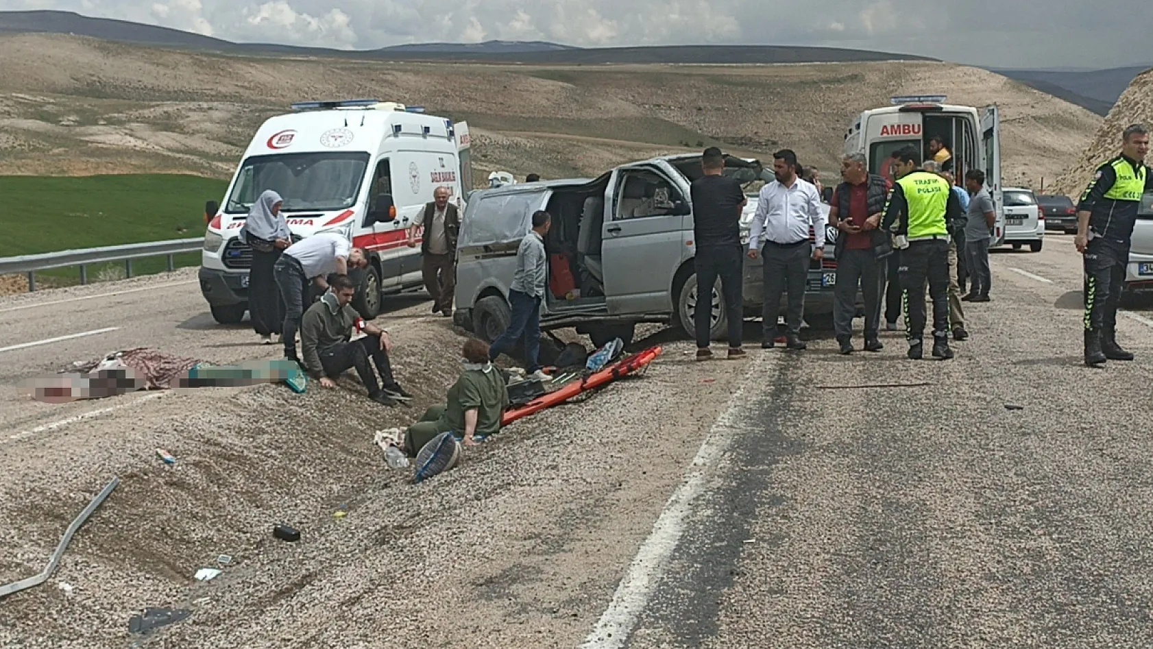 Bayram tatili yolunda feci kaza: 1 ölü, 8 yaralı