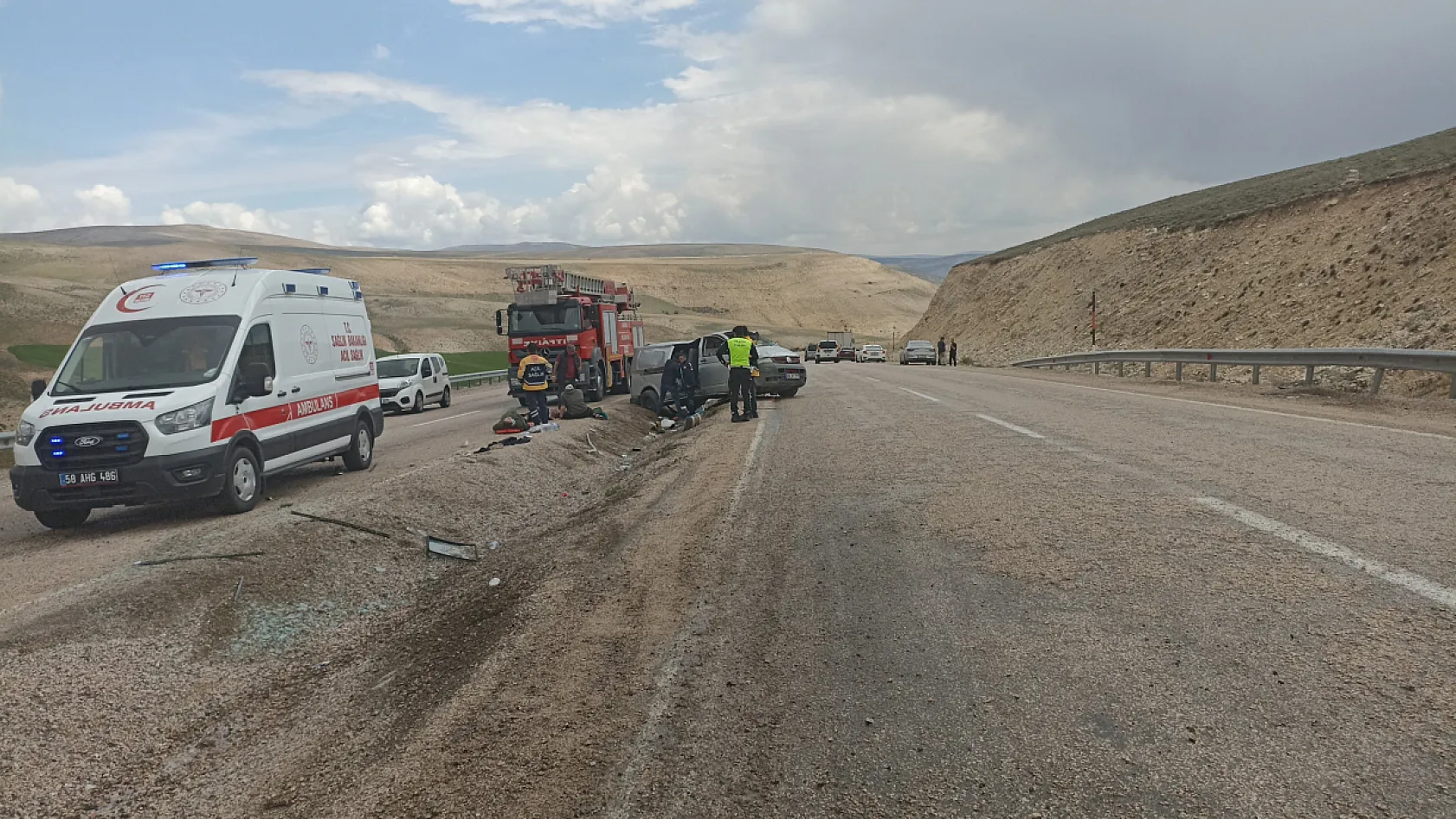 Bayram tatili yolunda feci kaza: 1 ölü, 8 yaralı