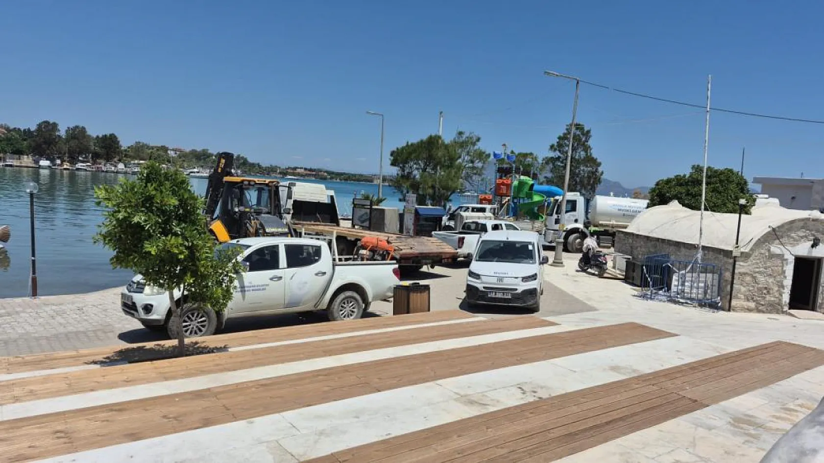 MUSKİ Ekipleri Denize Akan Suya Hızla Müdahale Etti