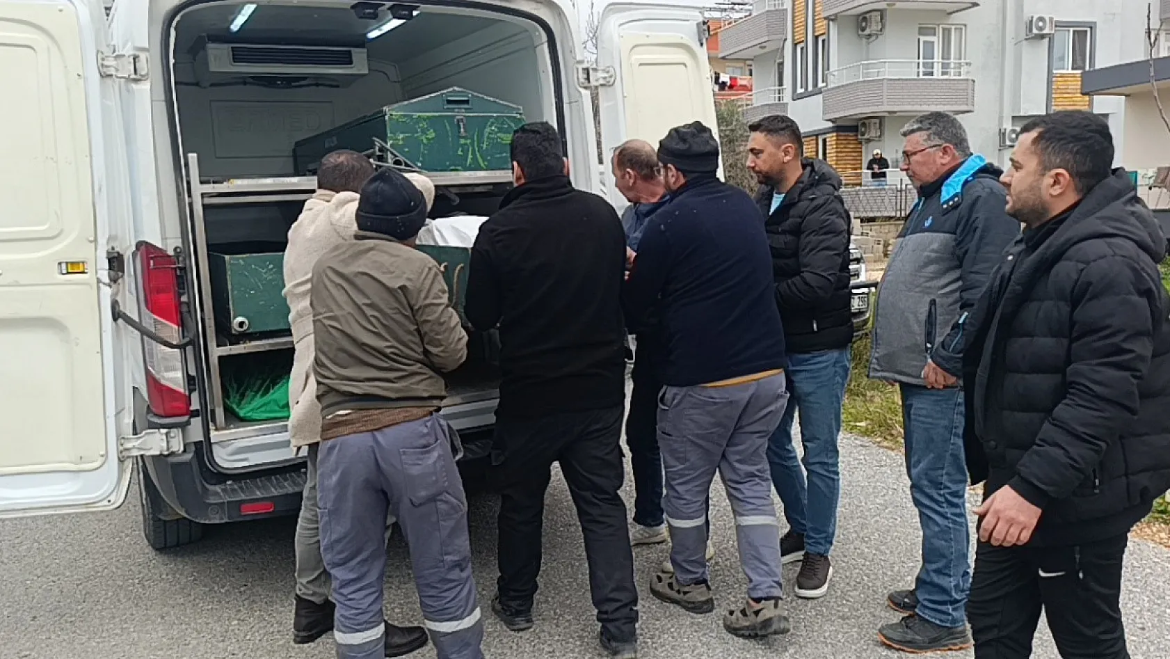 Karnından vurulmuş halde bulunan adamın cinayete kurban gittiği belirlendi
