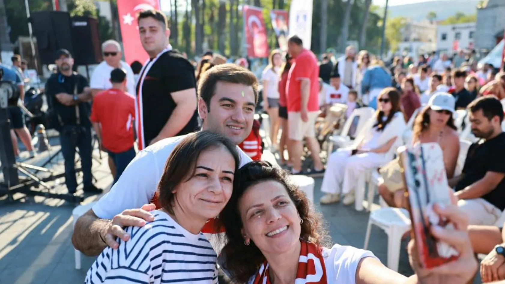 Dünya Kupası heyecanı Bodrum Meydanı'na taşındı