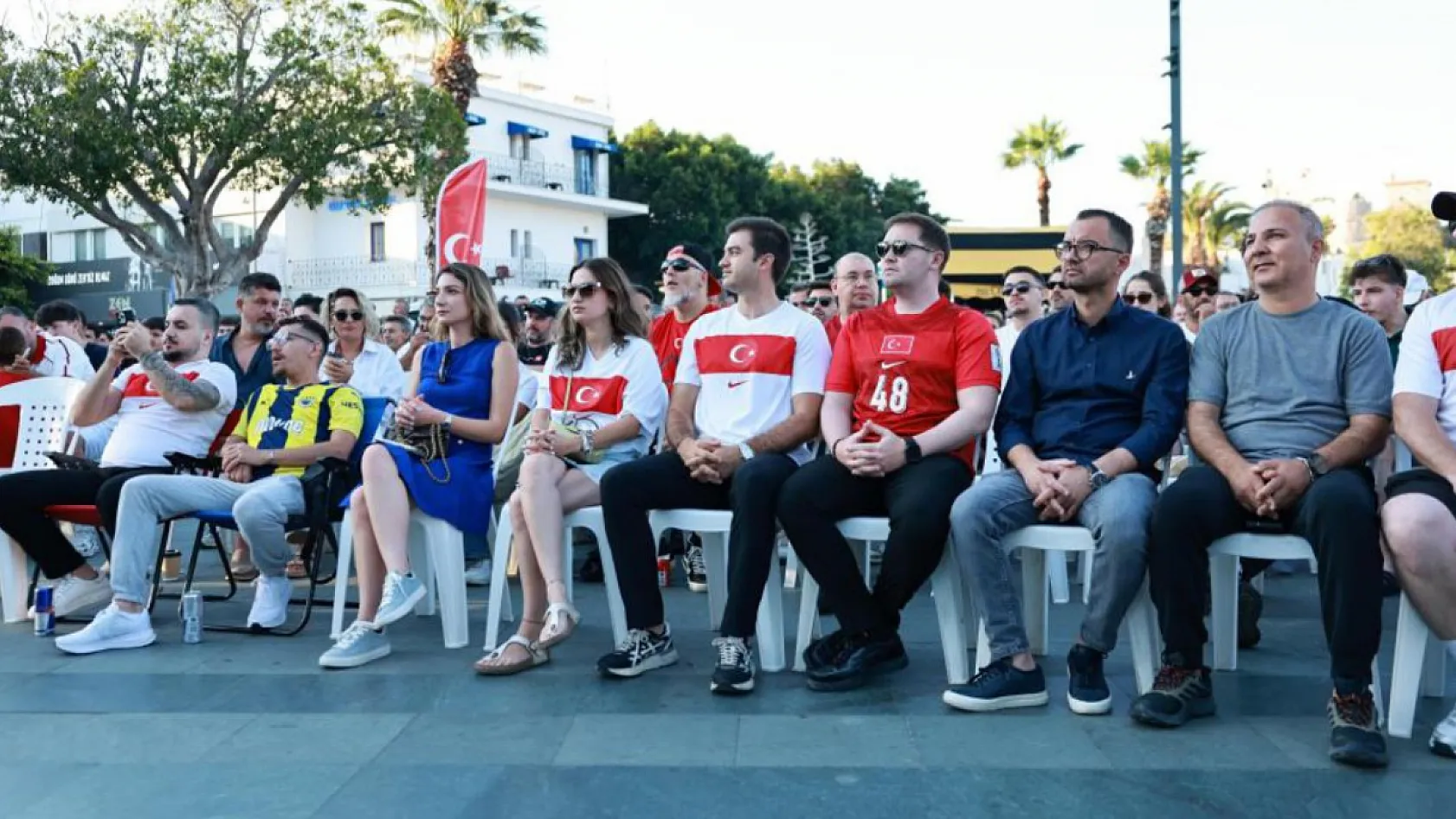 Dünya Kupası heyecanı Bodrum Meydanı'na taşındı