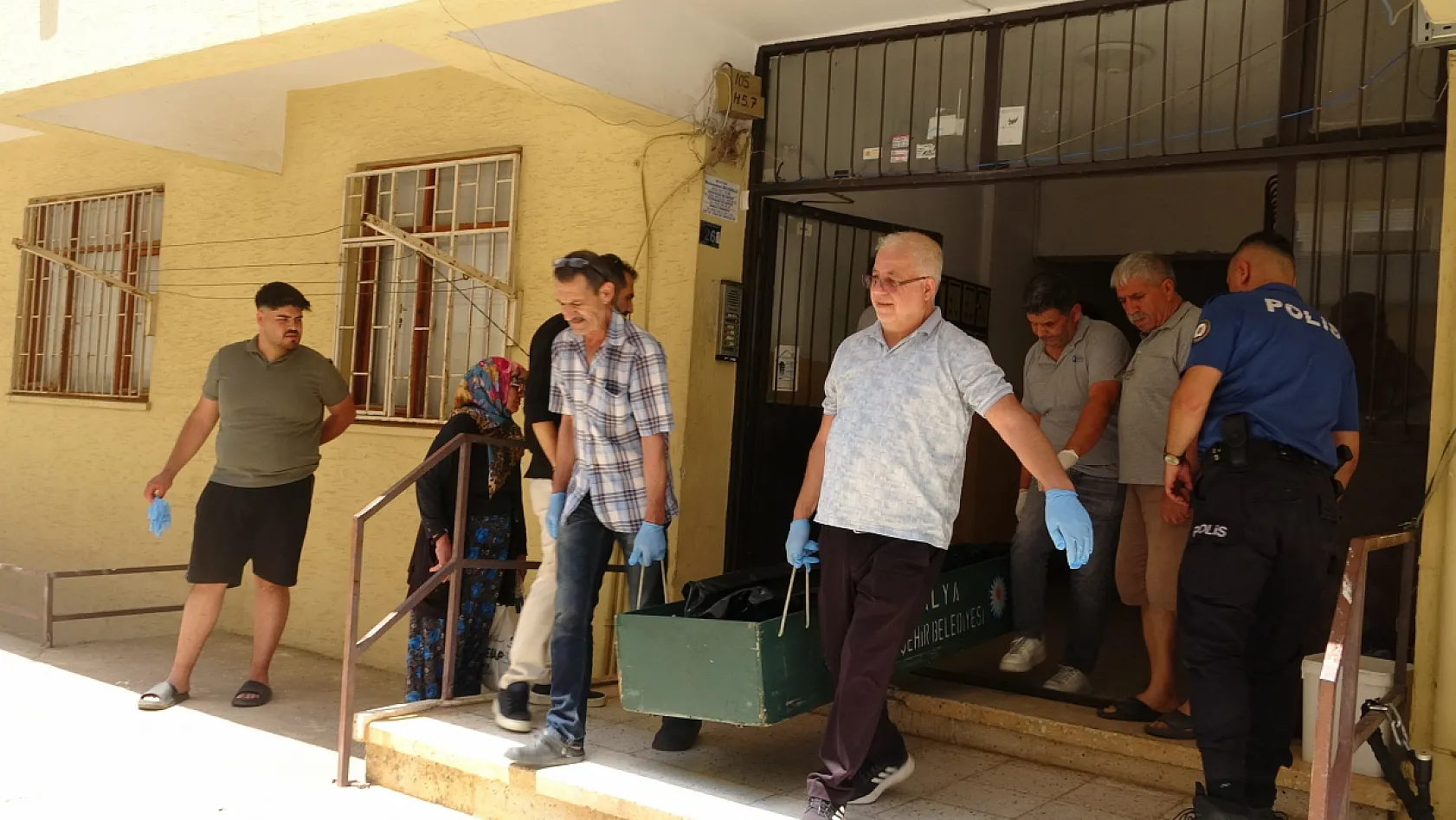 Tayin tartışmasında öğretmen eşi ve kayınpederini pompalı tüfekle öldüren zanlı adliyeye sevk edildi