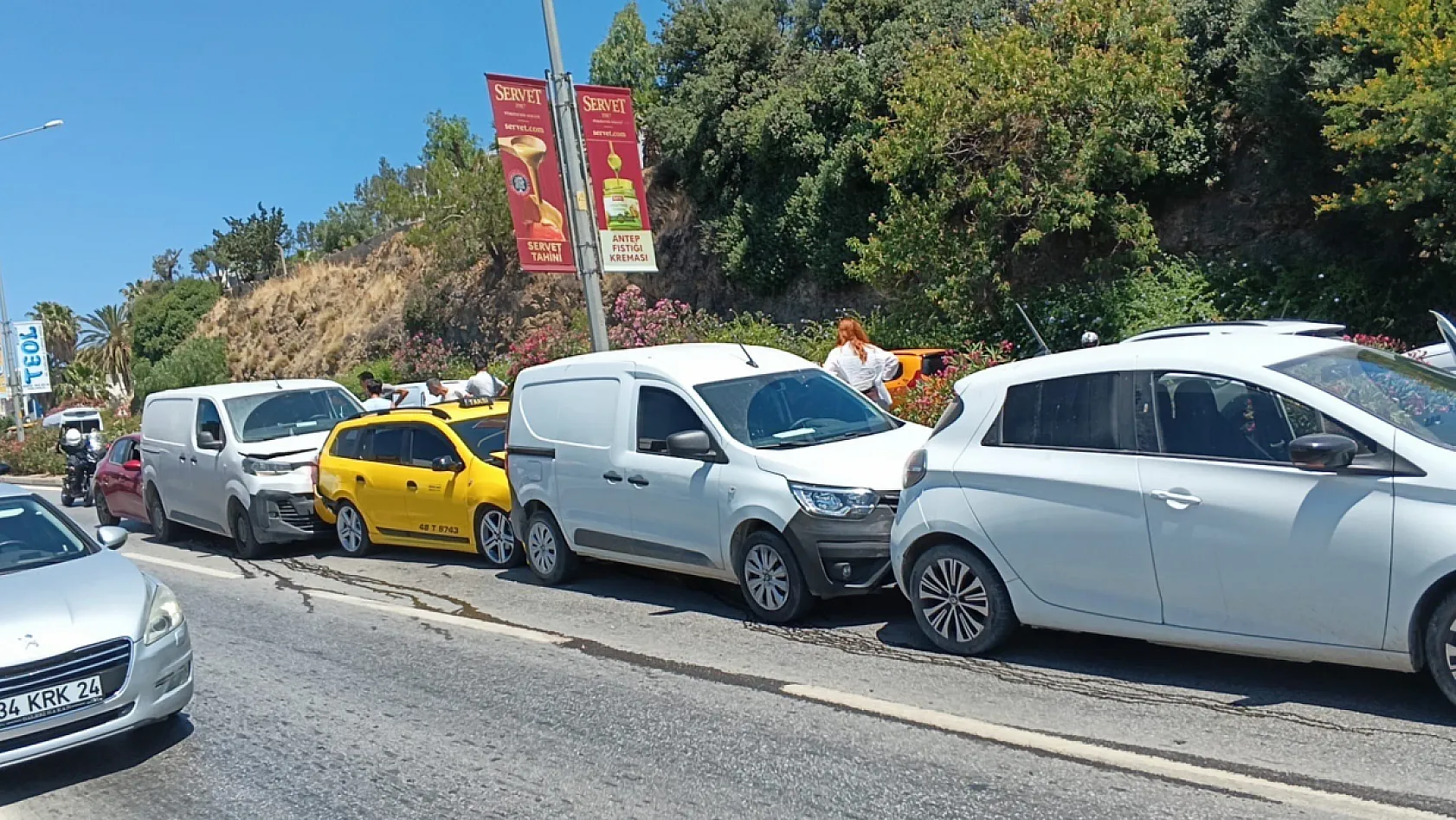 Bodrum'da zincirleme kaza: 5 araç birbirine girdi
