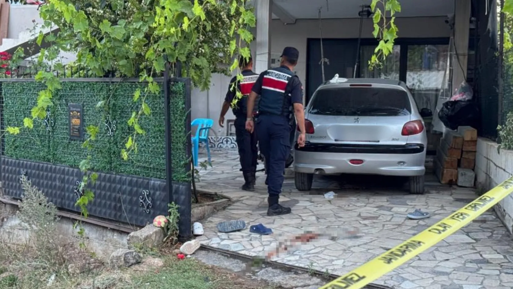 Fethiye'de komşu kavgası kanlı bitti: 1 ölü, 2 yaralı
