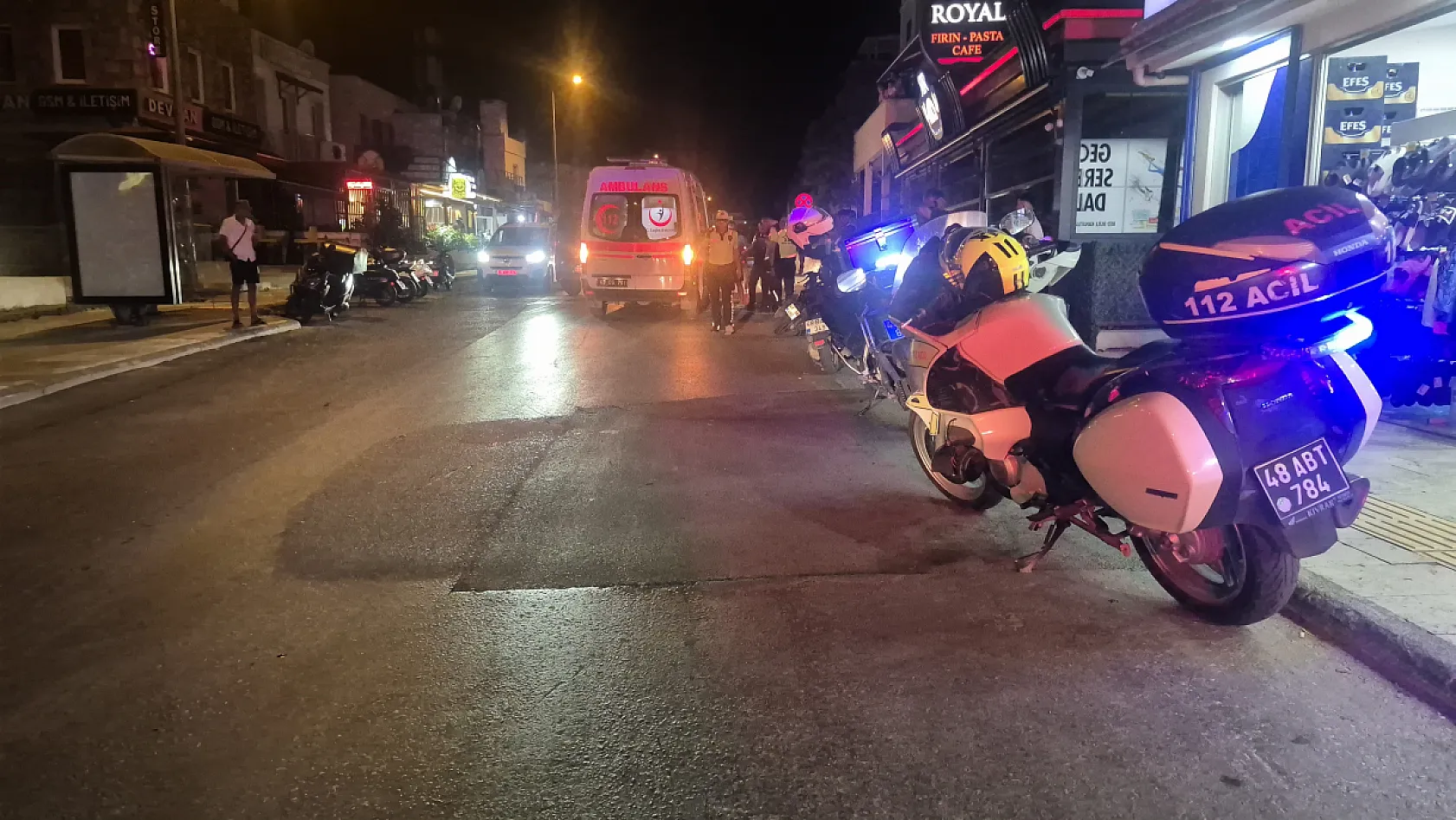 Bodrum'da motosiklet kazası güvenlik kamerasına yansıdı