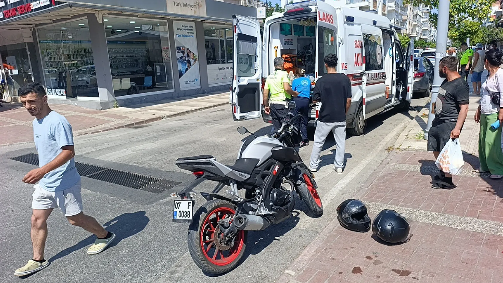 Aynı kavşakta bir saat arayla iki ayrı motosiklet kazası: 2 yaralı
