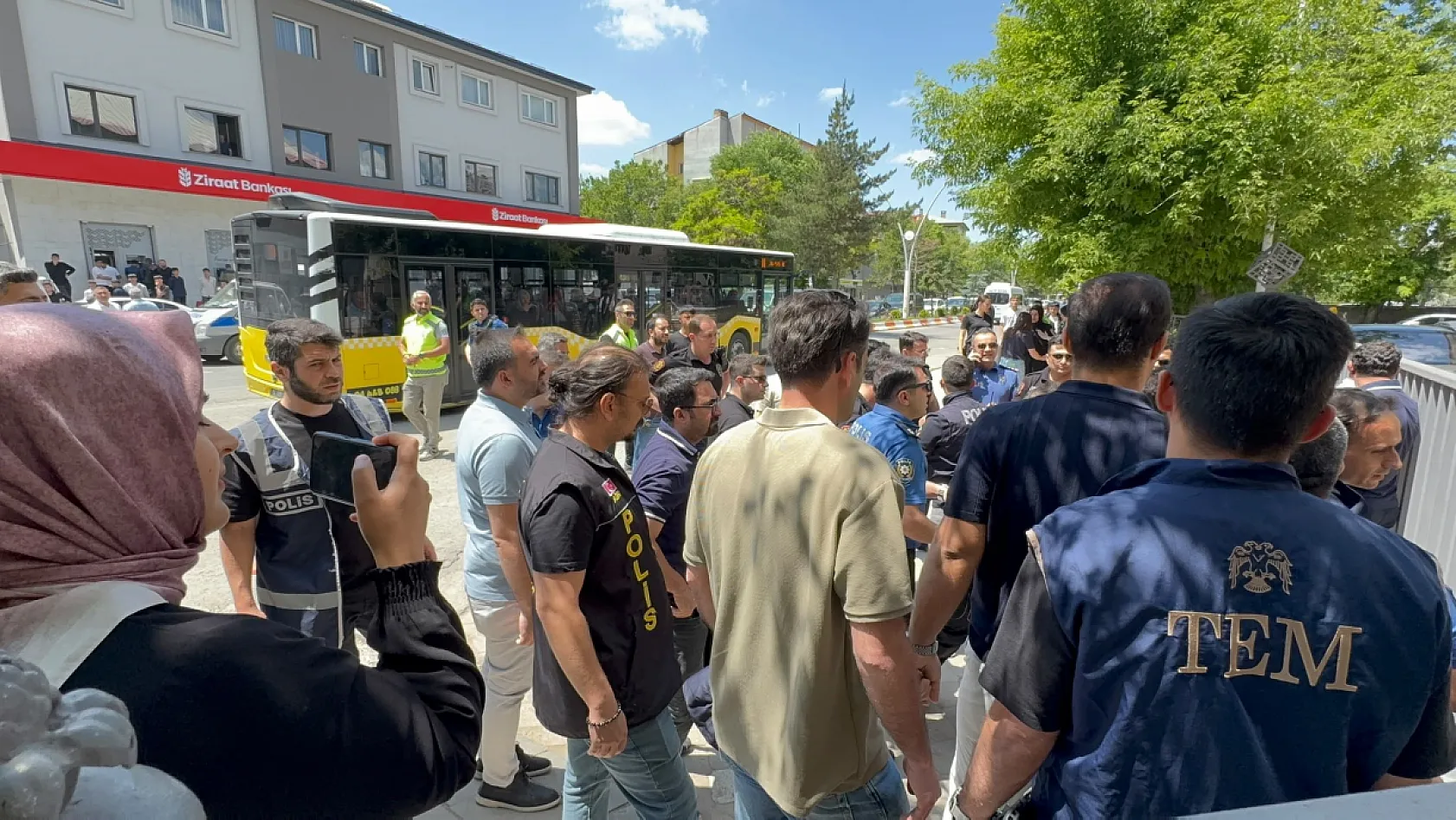 Leyla Aydemir davasında karar: Amcaya müebbet, 6 sanığa beraat
