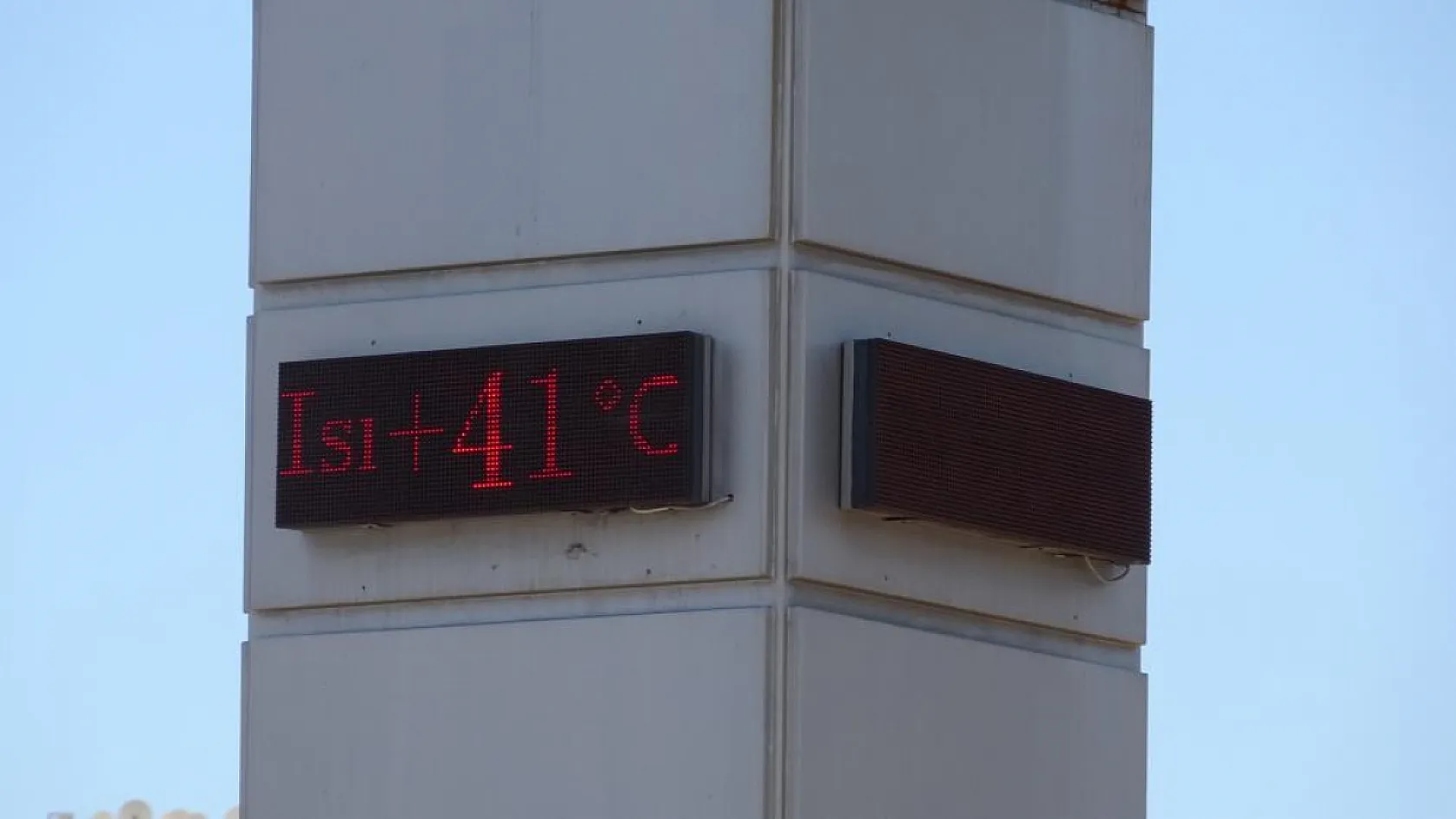 Antalya'da termometreler 41 dereceyi gösterdi, hissedilen sıcaklık bunalttı