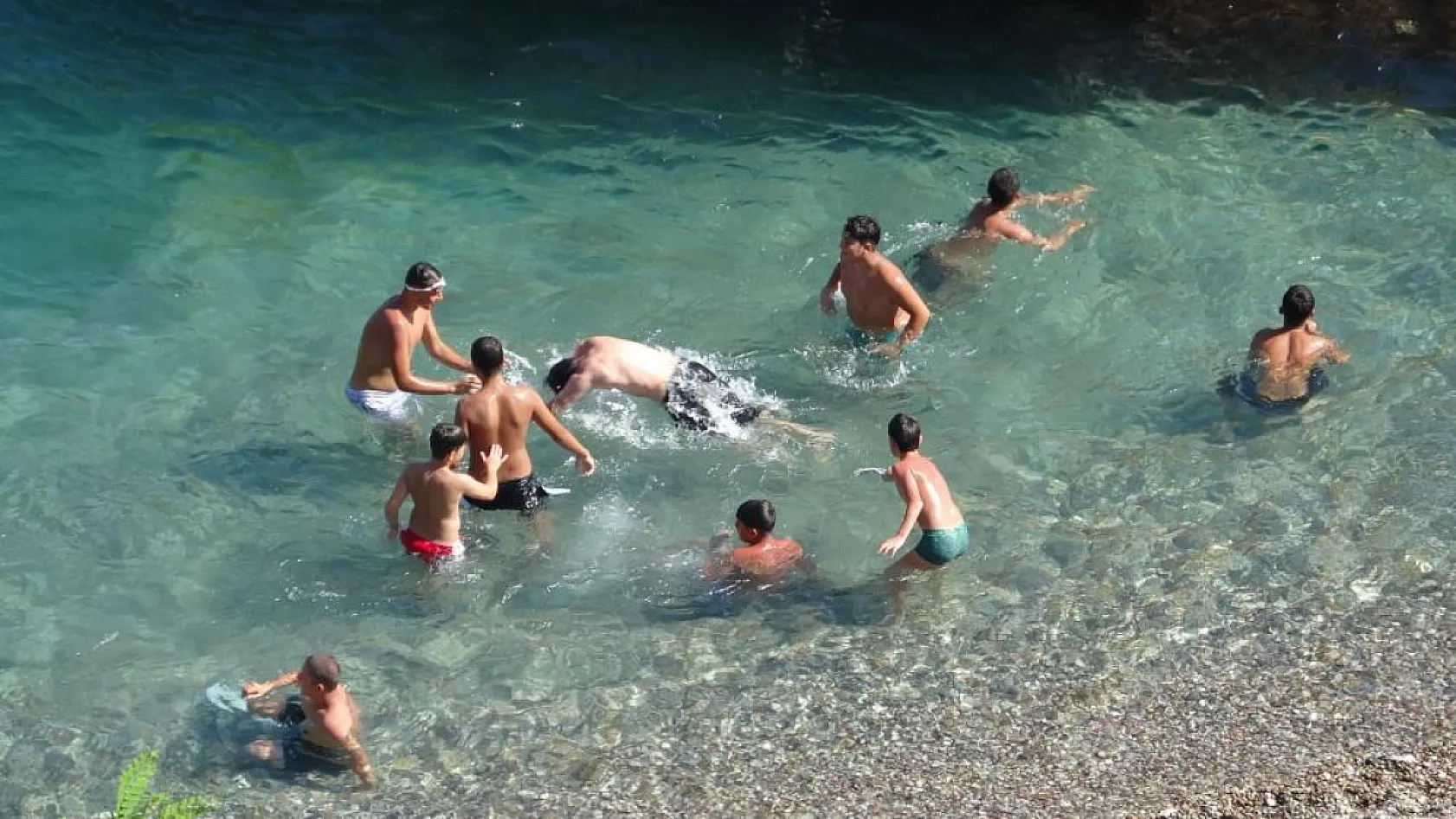 Antalya'da termometreler 41 dereceyi gösterdi, hissedilen sıcaklık bunalttı