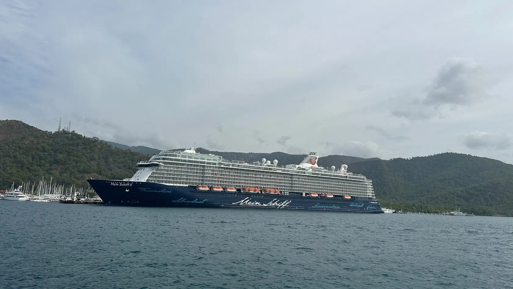 Marmaris'i bir haftada üç kruvaziyer ziyaret edecek