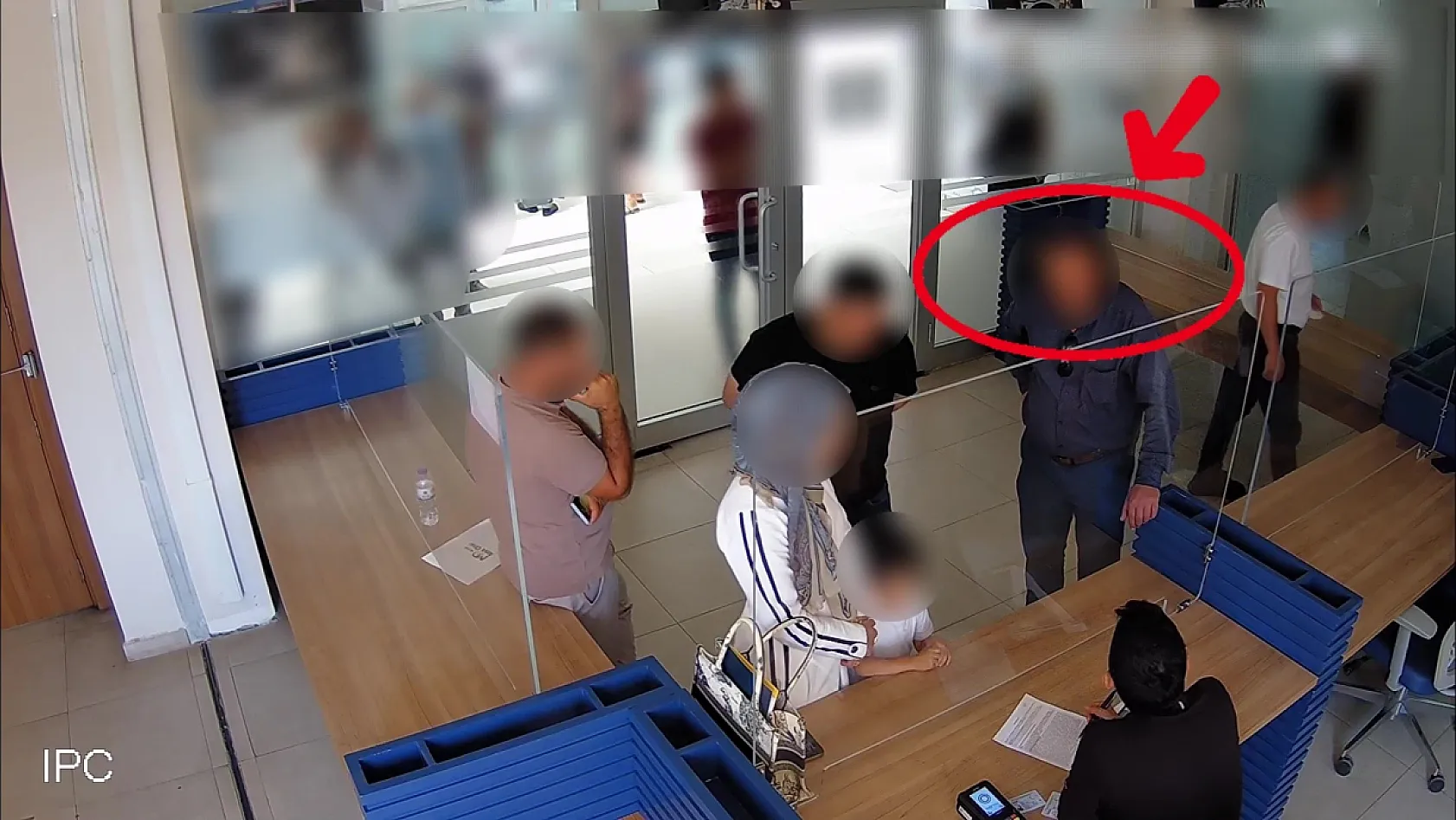 Sahte kimlikle gayrimenkul dolandırıcılığı yapan 3 kişi tutuklandı