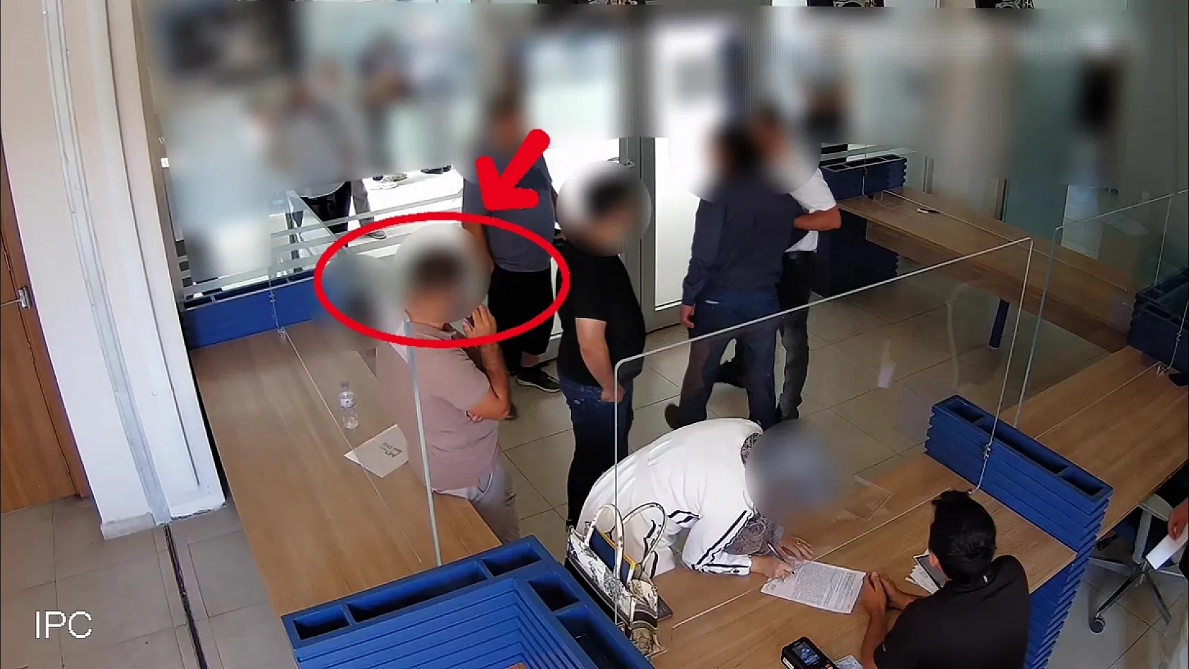 Sahte kimlikle gayrimenkul dolandırıcılığı yapan 3 kişi tutuklandı