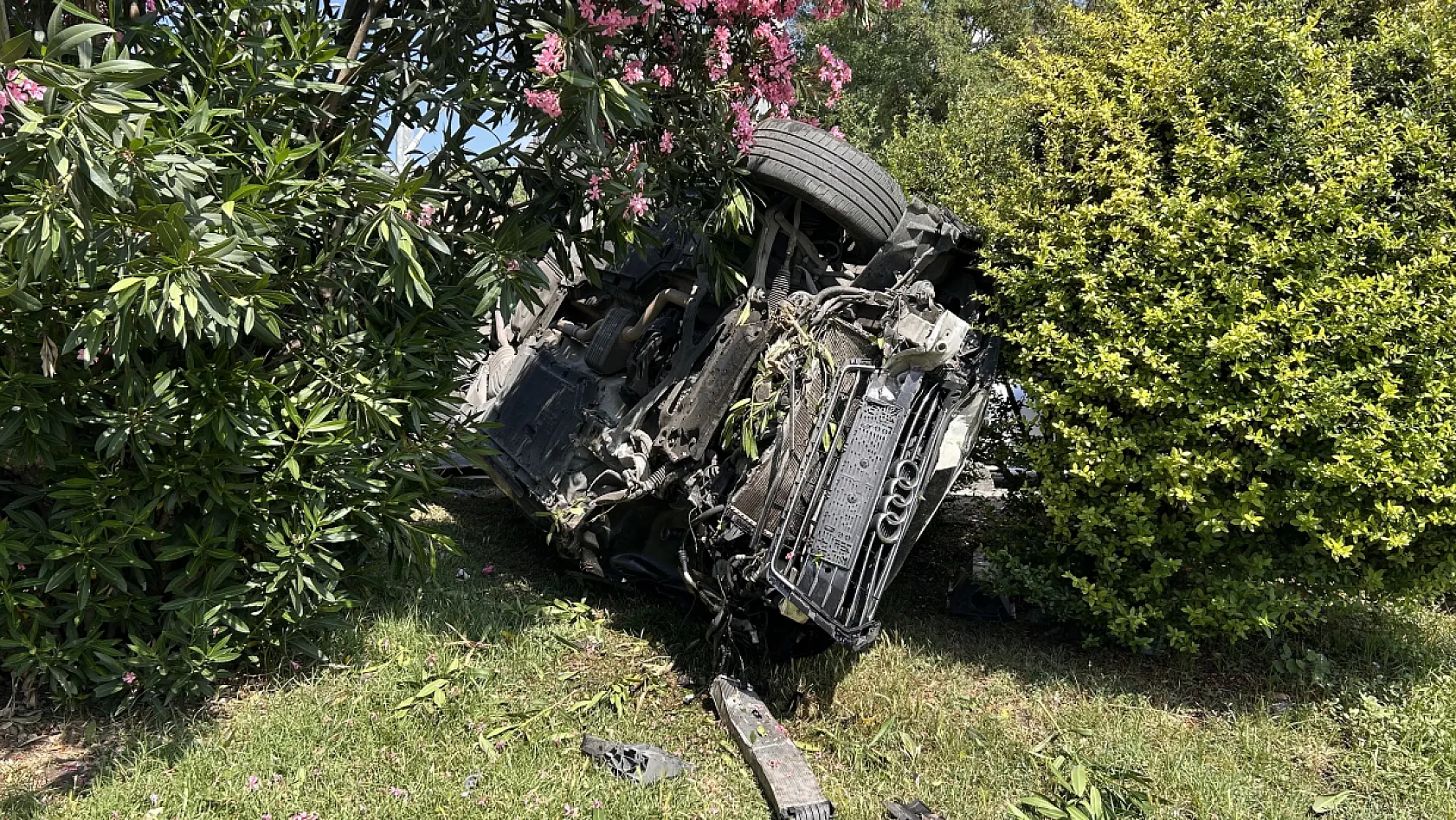 Kırmızı ışıkta geçerek kazaya neden oldu, gözyaşlarına boğulan genci babası böyle teselli etti