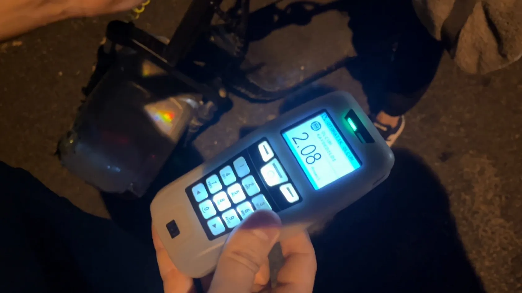Elektrikli bisiklet sürücüsü alkollü çıktı, 'Eve gidiyordum' dedi