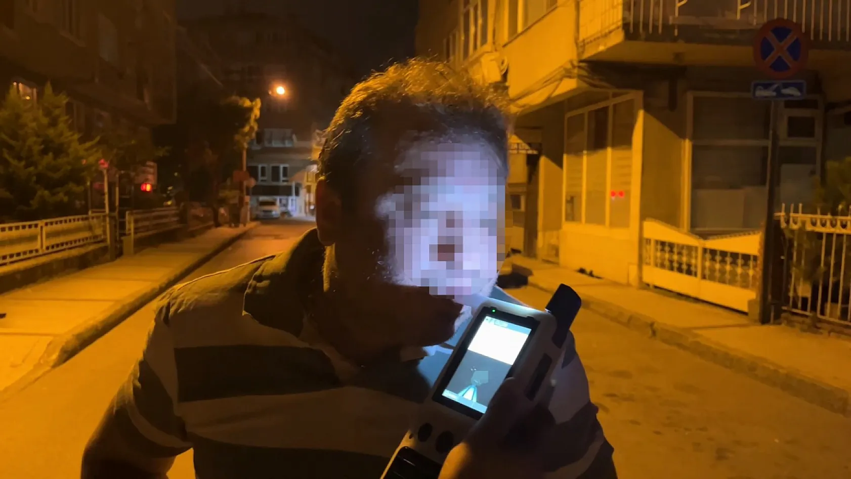 Alkol denetimini görünce aracı park etti, 'Sigara almaya geldim' dedi