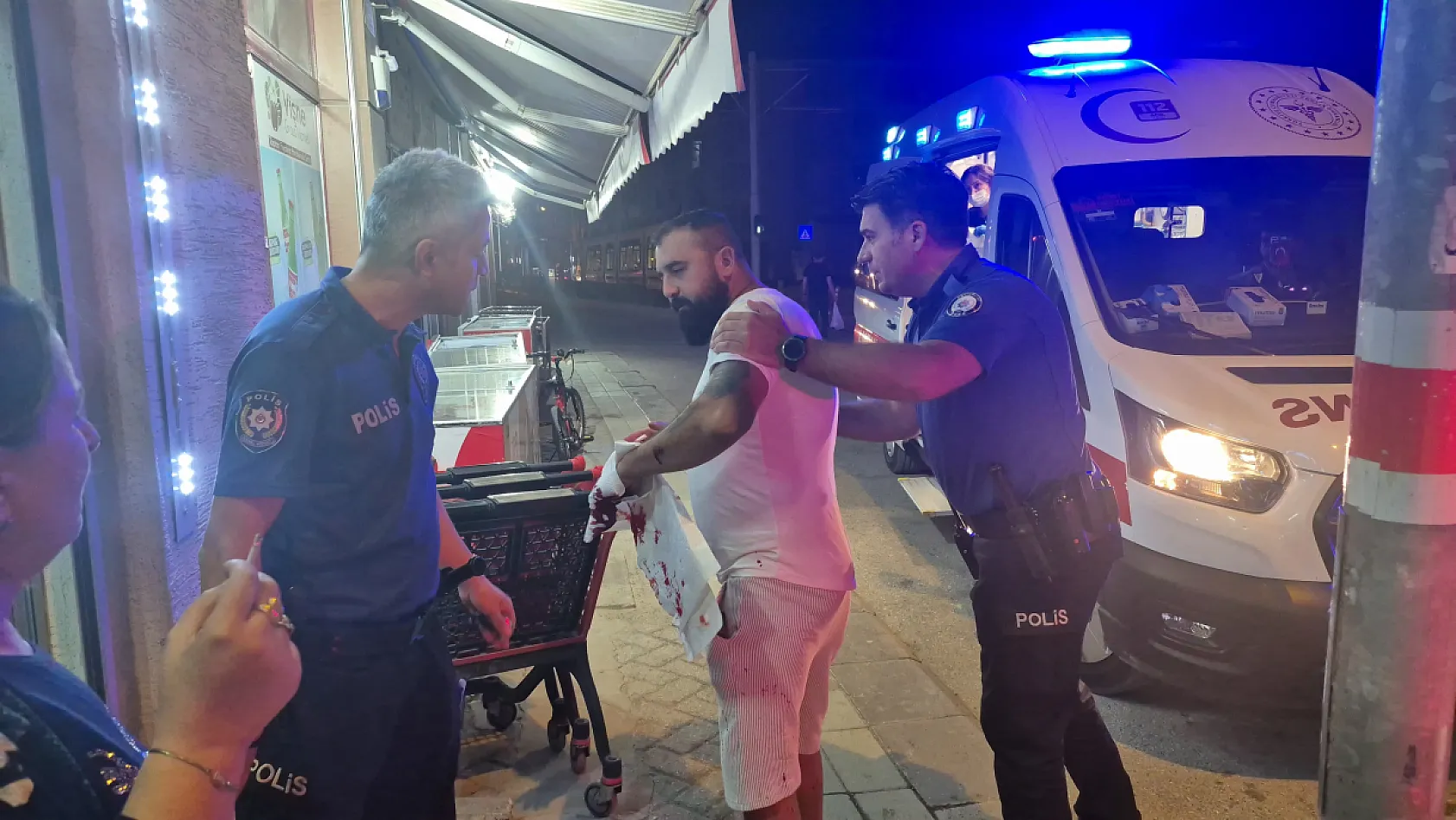 Bıçaklı kavgada yaralanan şahıs: 'Bana satırla vurmuşlar'