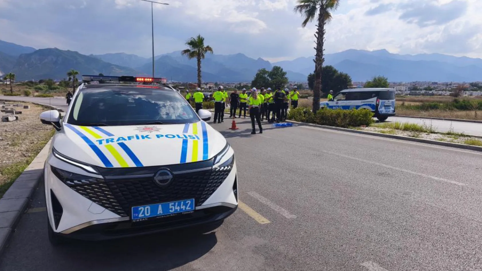 Ağaca çarpan motosikletin sürücüsü yaşam mücadelesini kaybetti