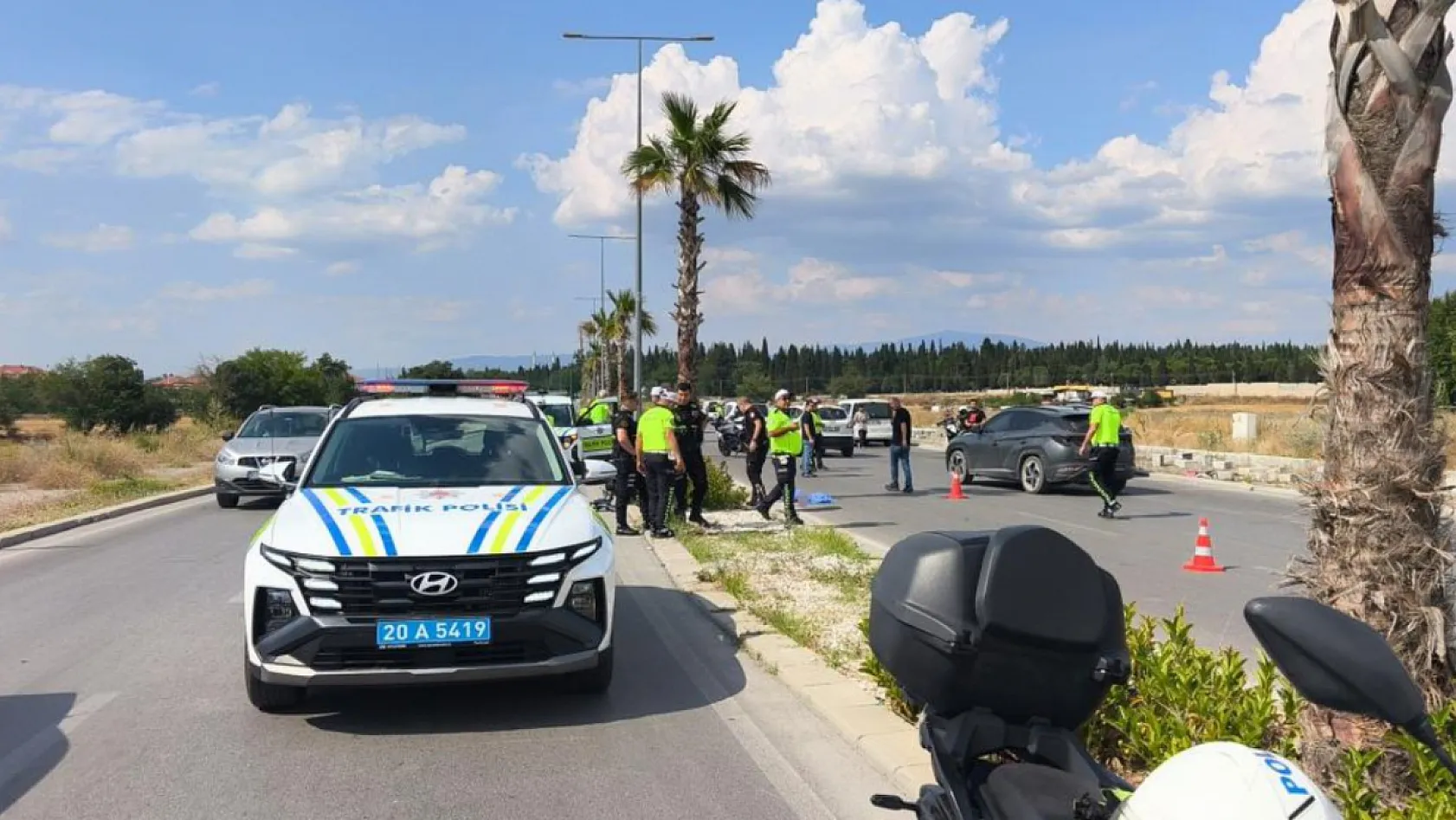 Ağaca çarpan motosikletin sürücüsü yaşam mücadelesini kaybetti