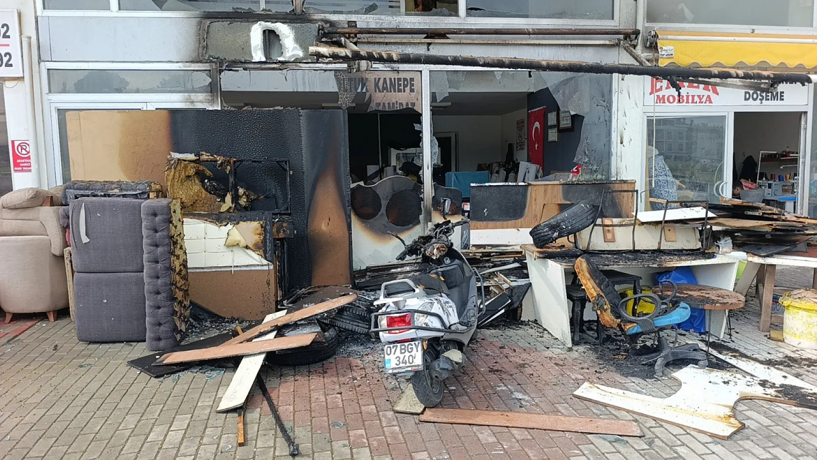 Uyurken camın patlama sesine uyandı, ihbarla iş yerini küle dönmekten kurtardı