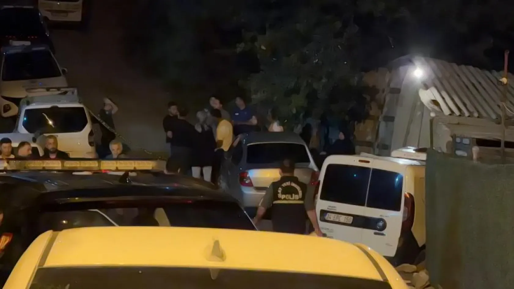 Eski eşini ve çocuğunu pompalı tüfekle öldürüp intihar etti