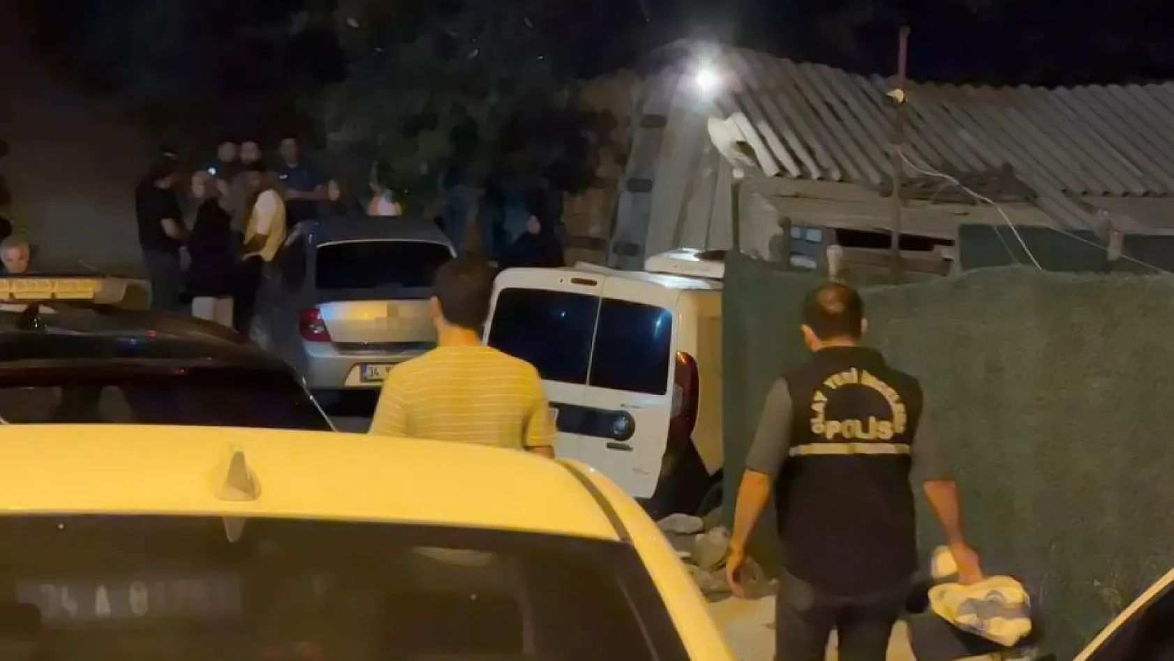 Eski eşini ve çocuğunu pompalı tüfekle öldürüp intihar etti