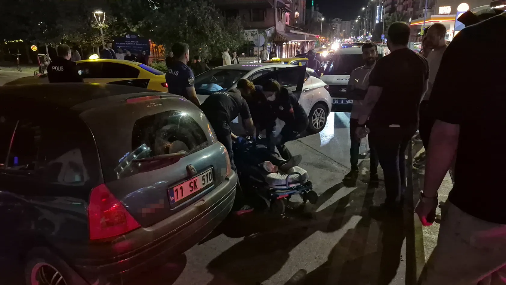 Alkollü sürücü, fark etmediği beton refüjü aşıp kaza yaptı: 'Ben orayı düz sandım'