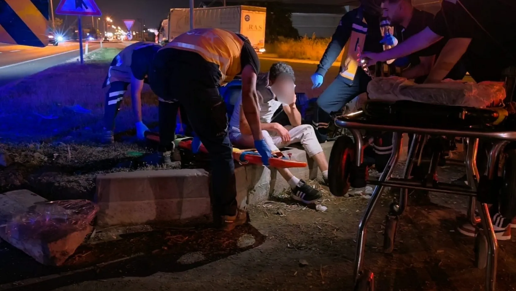 Direksiyon hakimiyetini kaybeden motosiklet sürücüsü ağır yaralandı