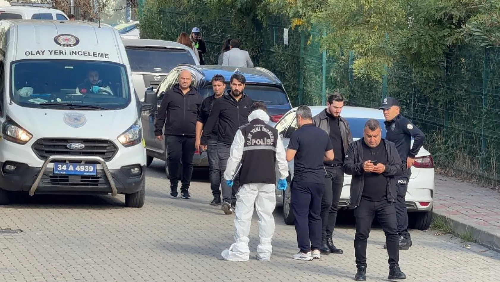 Başakşehir'de ortaokulda bıçaklı saldırı