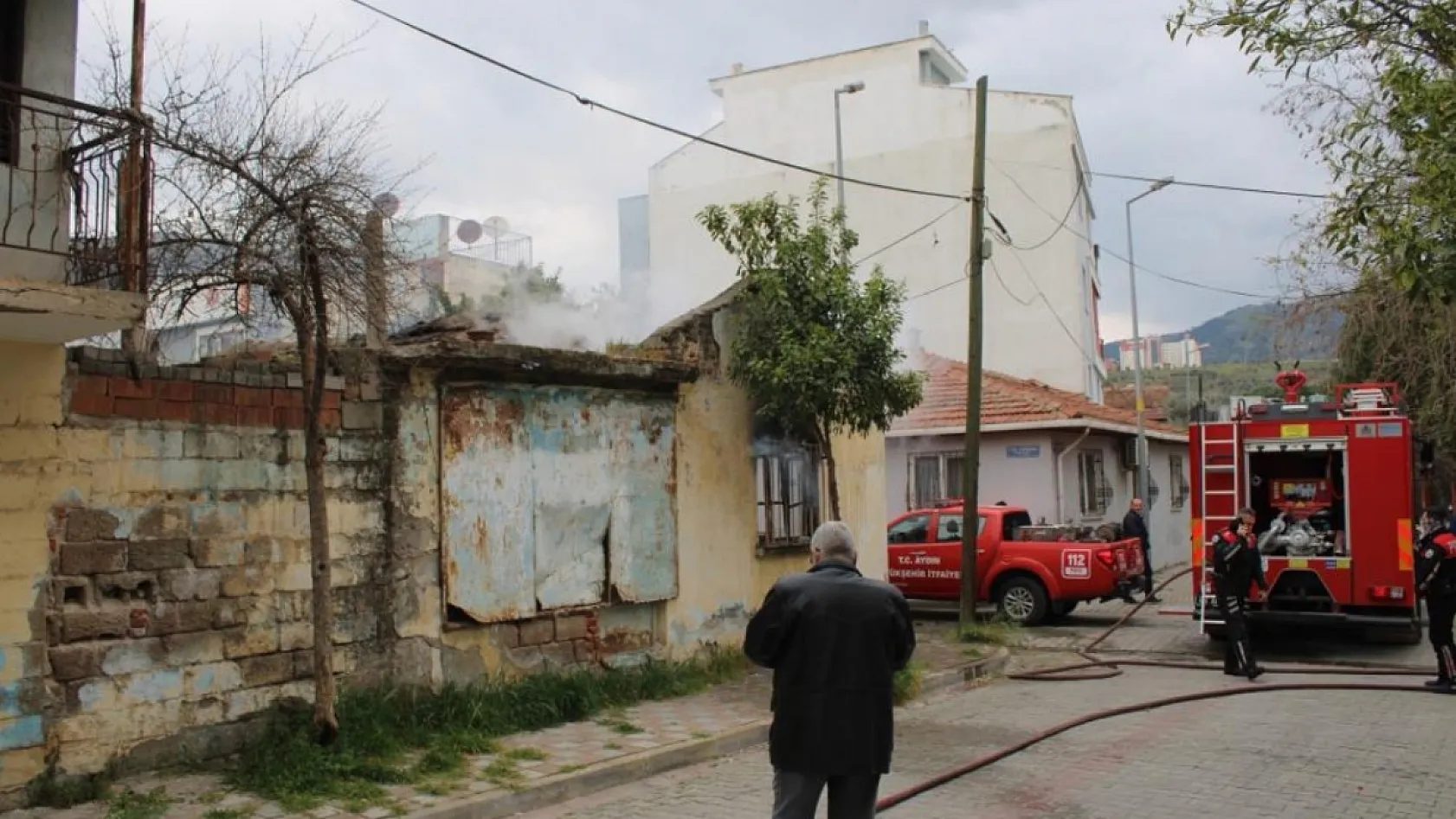 Aydın'da alevler evi sardı, mahallede panik yaşandı