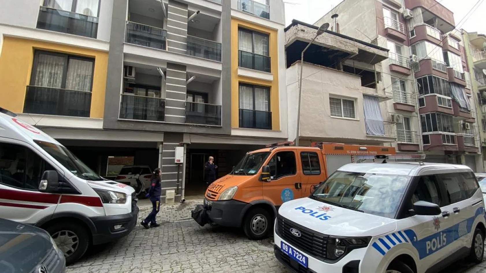 Aydın'da asansörde mahsur kalanların yardımına itfaiye ekipleri koştu