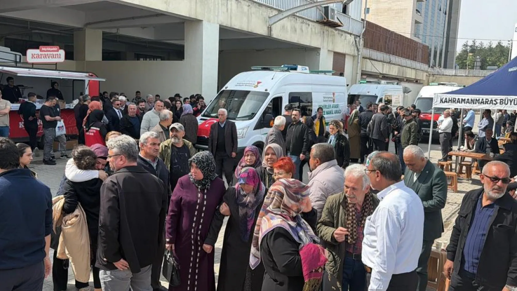 Ayla öğretmenin cenazesi yakınları tarafından hastane morgundan alındı