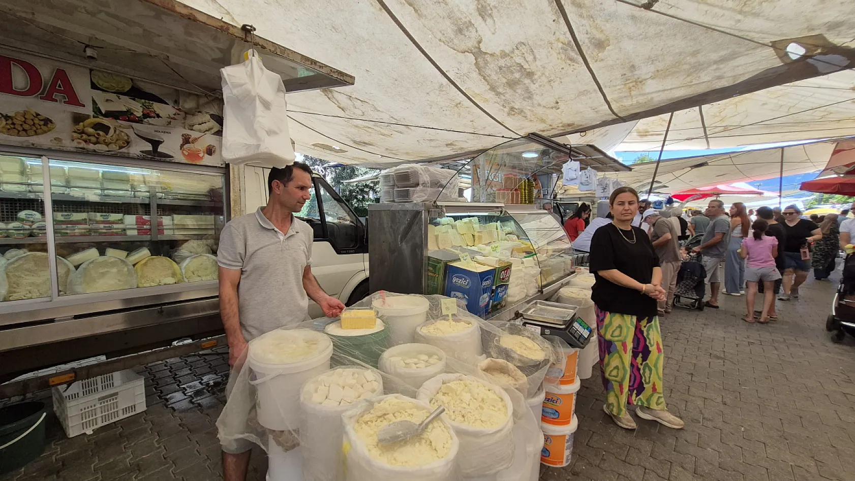 Fethiye Pazar Pazarı'nda Esnaf Uyarıyor: Hakiki Tereyağı Nasıl Anlaşılır?