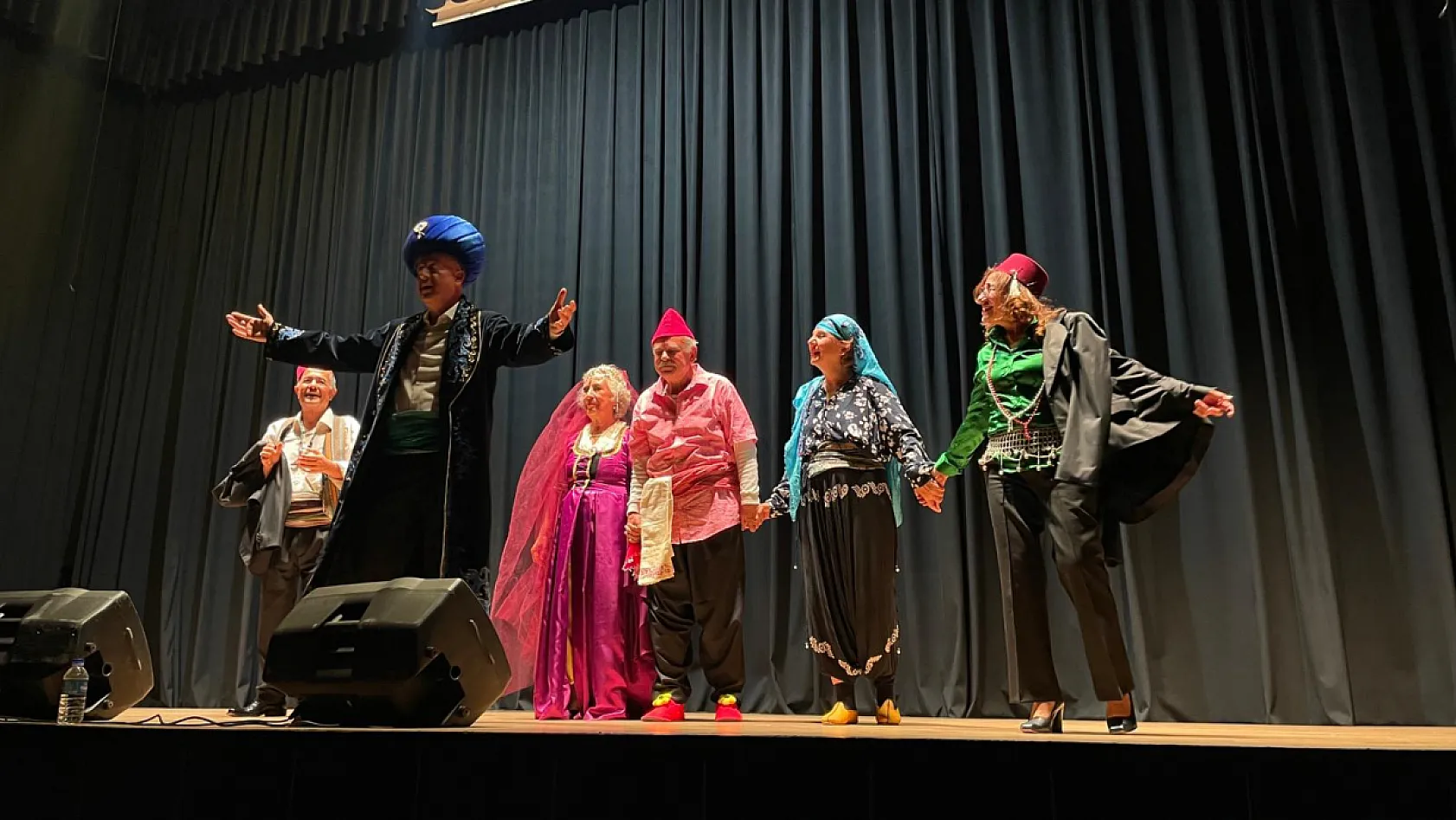 Fethiye'de SAYAP kursiyerlerinden konser ve tiyatro akşamı