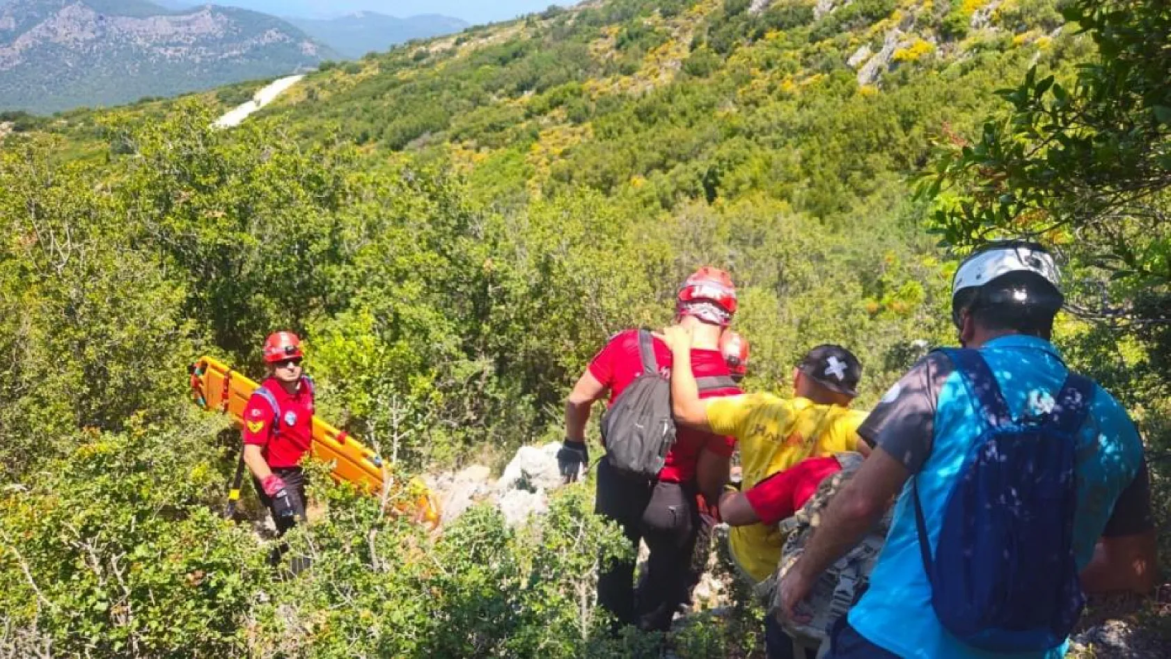 Babadağ'da yamaç paraşütü kazası: 'Pilot ve Rus turist yaralandı'