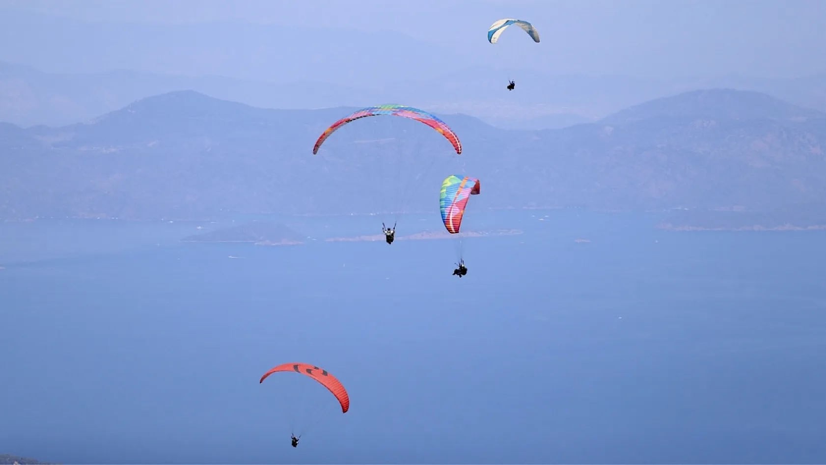 Babadağ'dan yılın ilk yarısında 57 bin 863 yamaç paraşütü uçuşu yapıldı