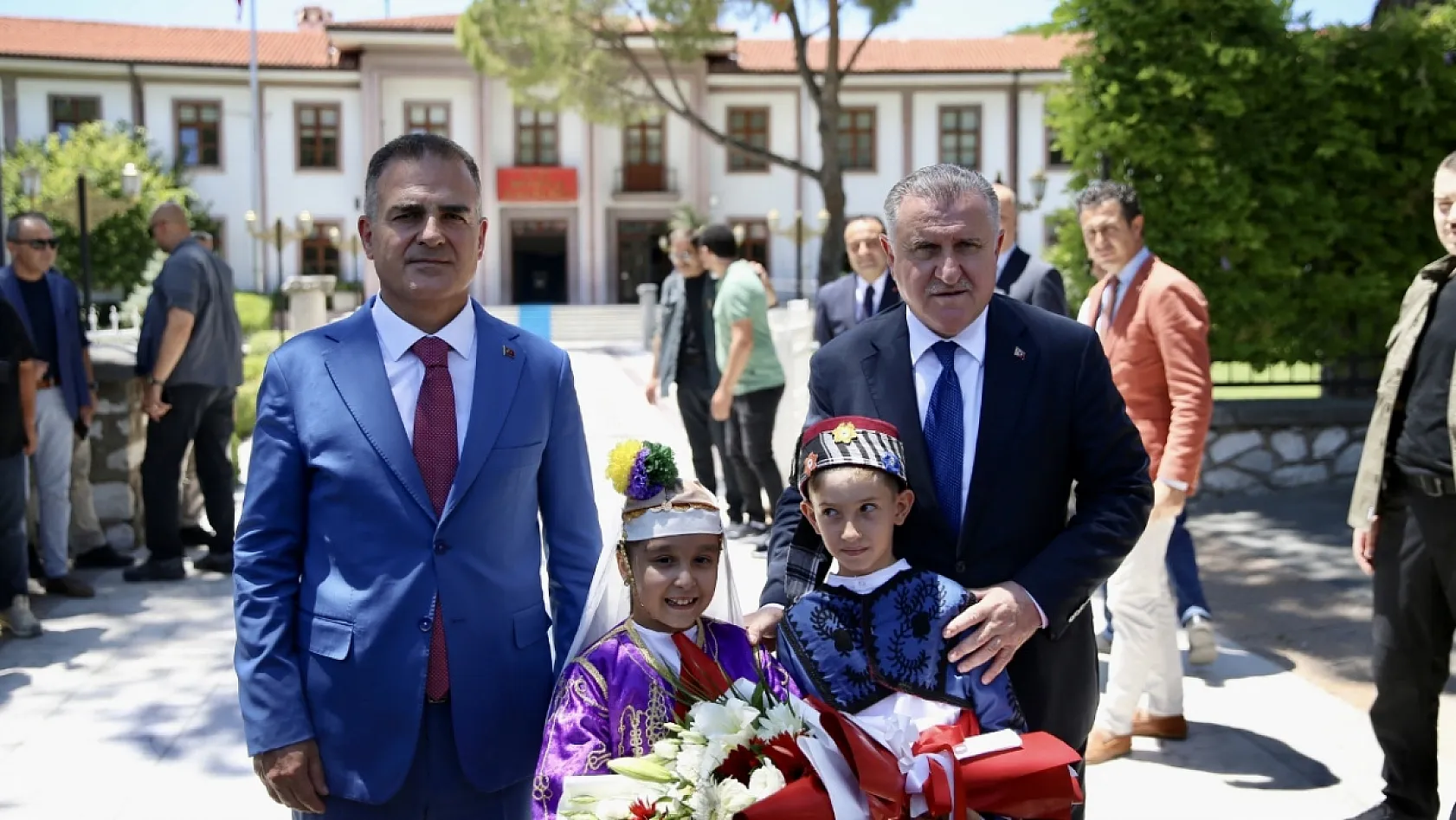 Bakan Bak, Muğla'da Kano Milli Takımı sporcularıyla bir araya geldi