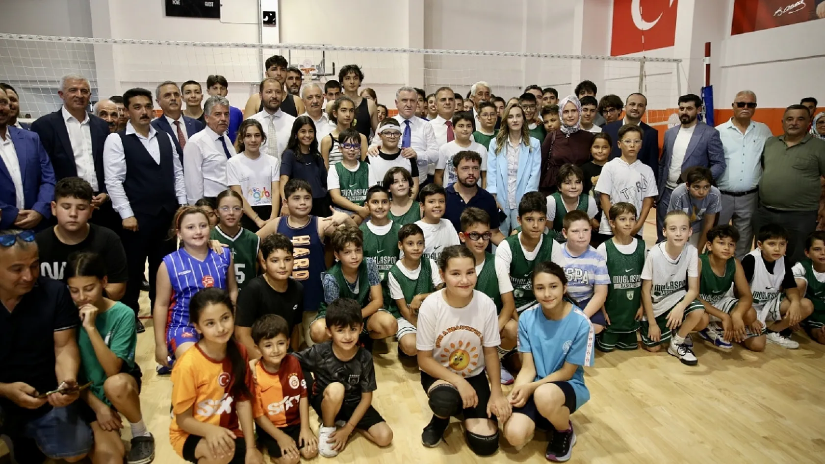Bakan Bak, Muğla'da Kano Milli Takımı sporcularıyla bir araya geldi