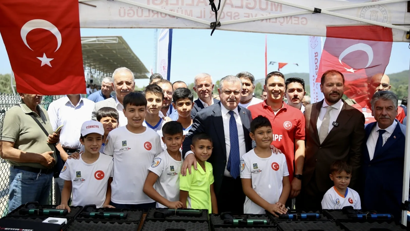 Bakan Bak, Muğla'da Kano Milli Takımı sporcularıyla bir araya geldi
