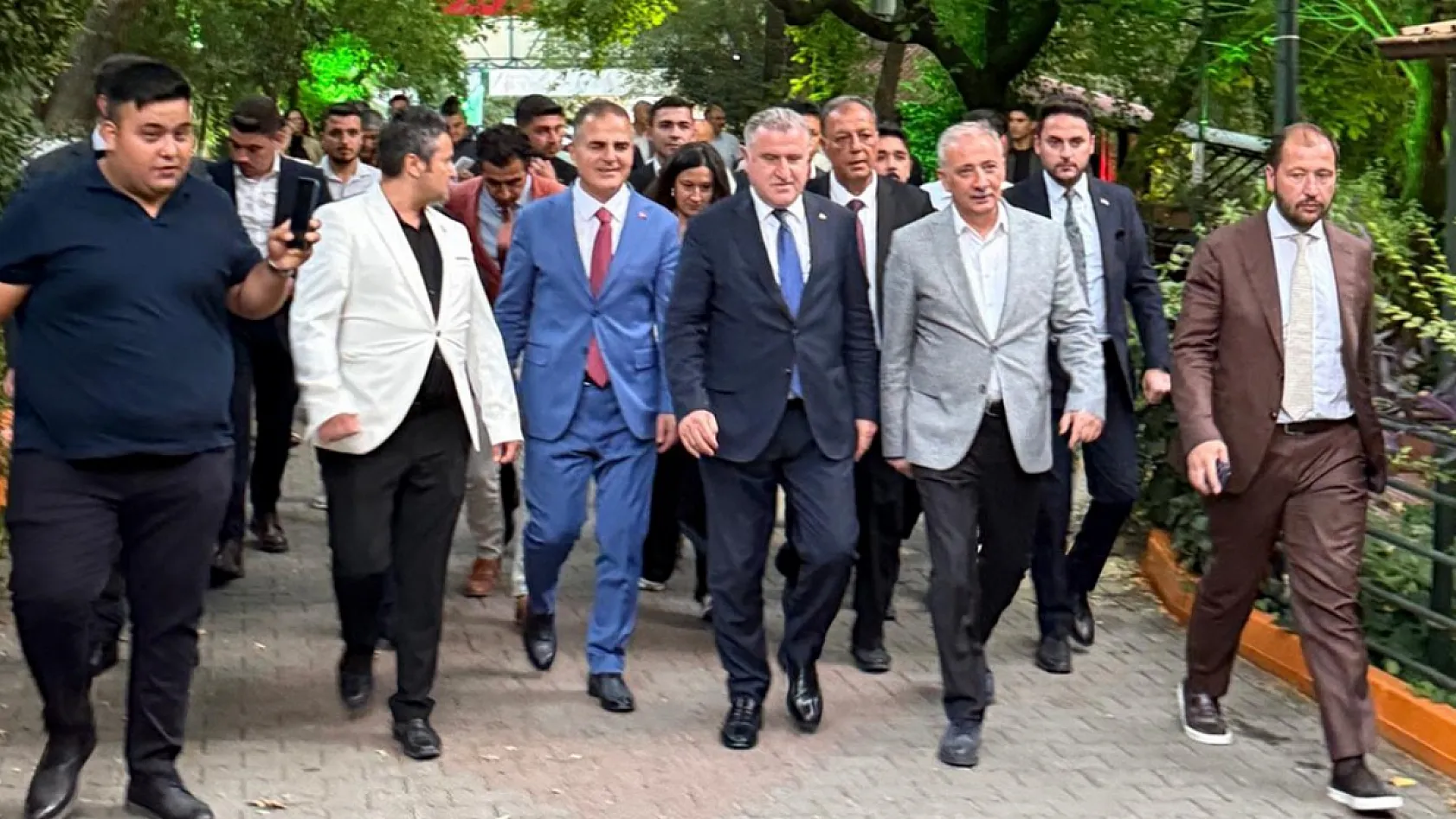 Bakan Bak'tan Köyceğiz Ziyareti: Mahallenin İhtiyaçları Görüşüldü