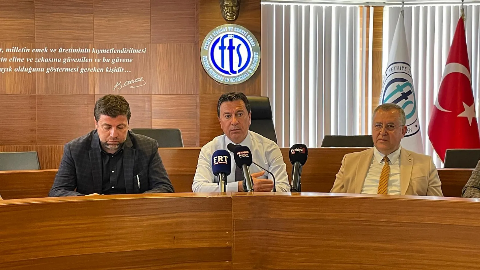 Başkan Ahmet Aras, FTSO'da sektör temsilcileriyle görüştü