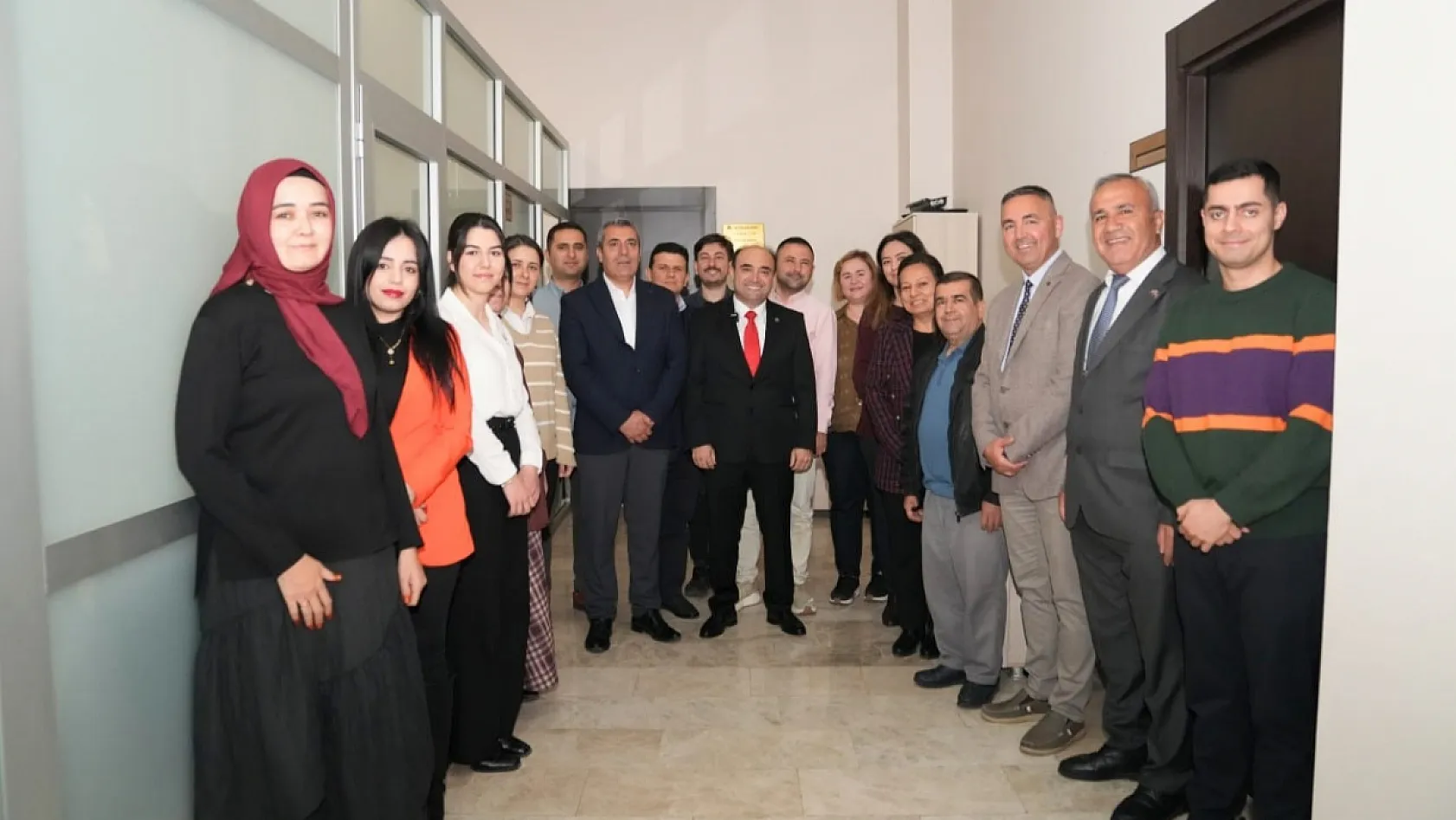 Başkan Akdenizli Personeliyle Bayram Sevincini Paylaştı