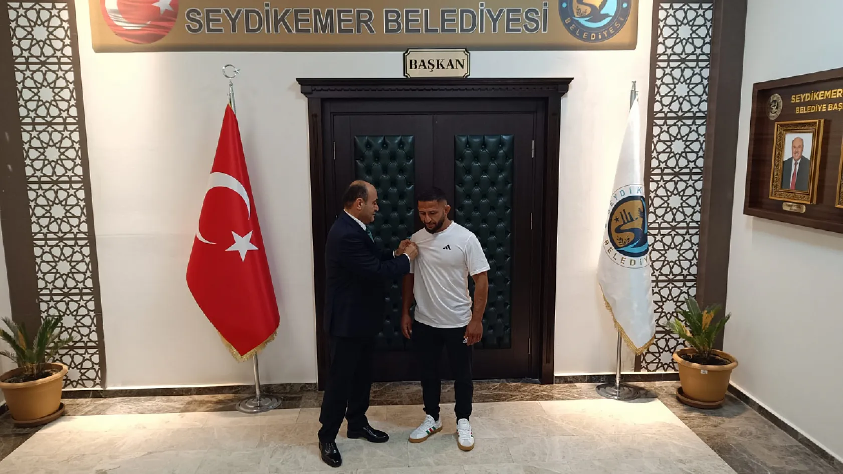 Başkan Akdenizli: 'Seydikemer, Kırkpınar'da tarih yazmaya devam ediyor'