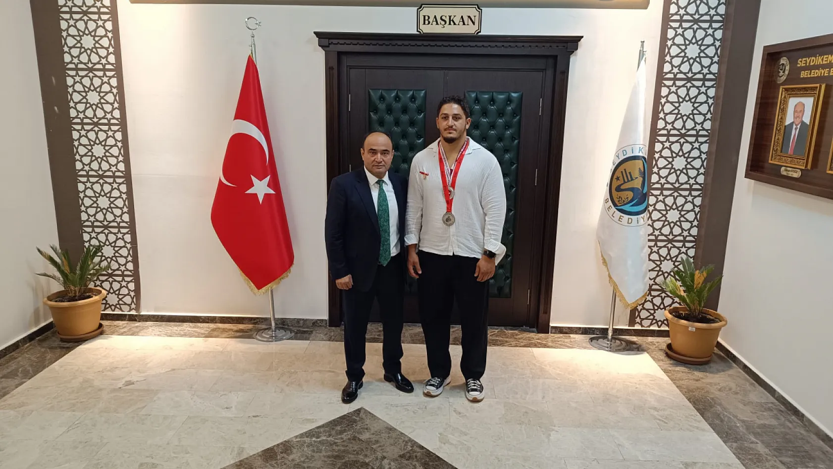 Başkan Akdenizli: 'Seydikemer, Kırkpınar'da tarih yazmaya devam ediyor'