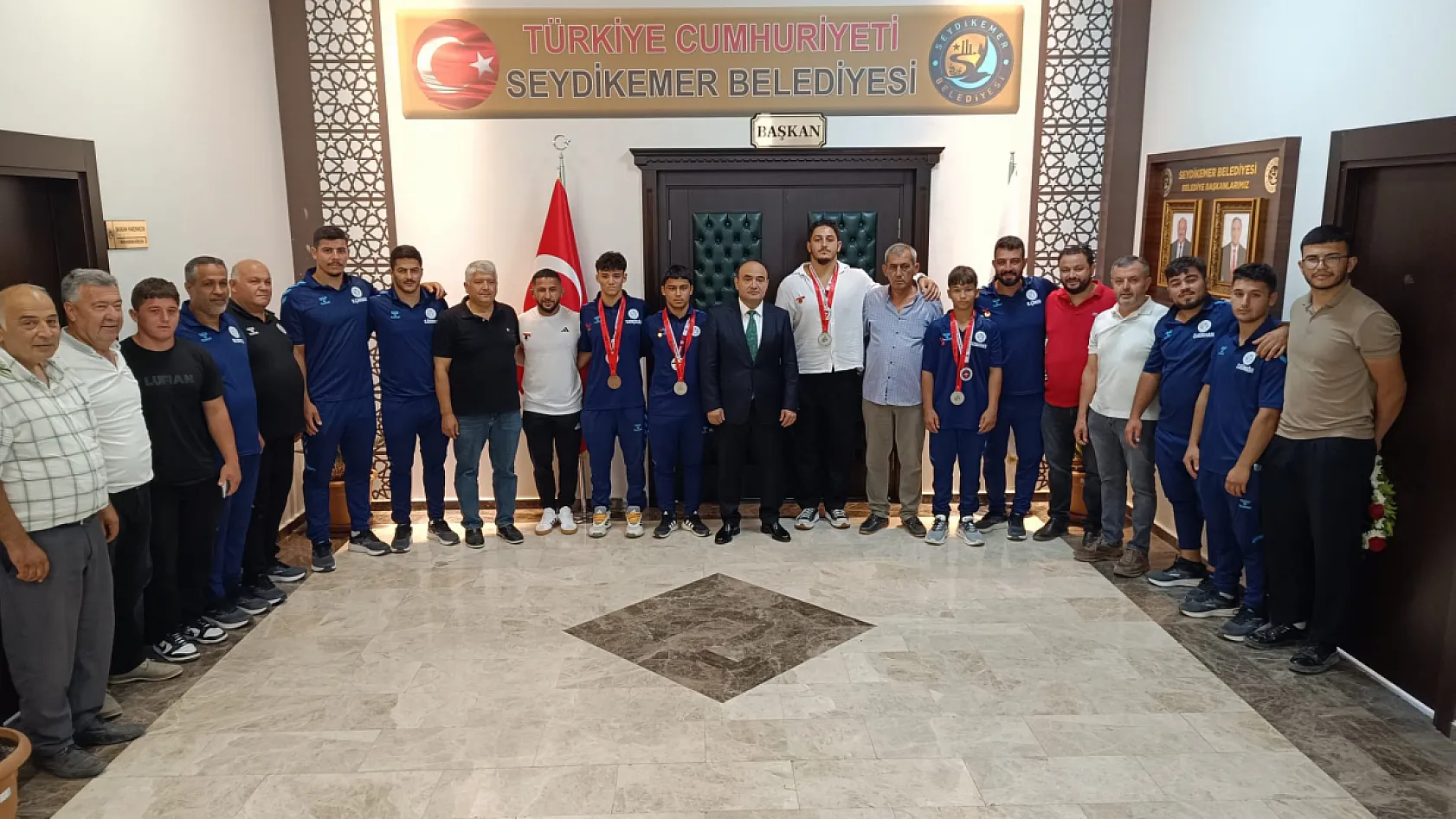 Başkan Akdenizli: 'Seydikemer, Kırkpınar'da tarih yazmaya devam ediyor'