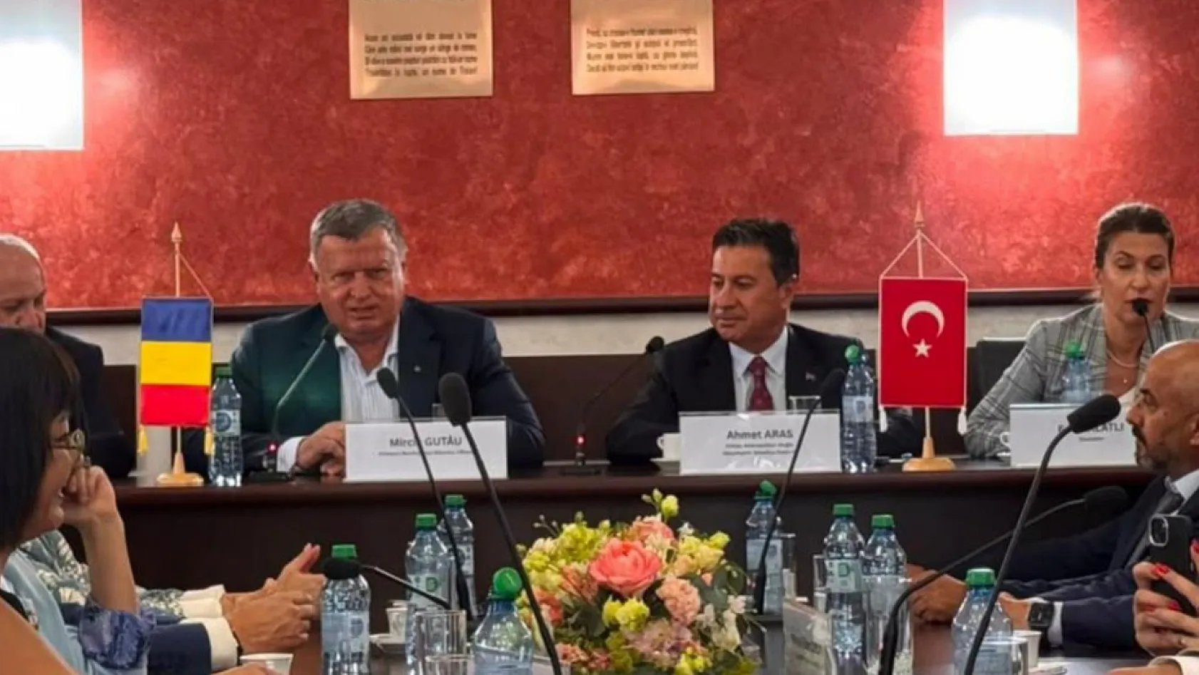 Başkan Aras, Romanya'da Kardeş Kent temaslarında bulundu